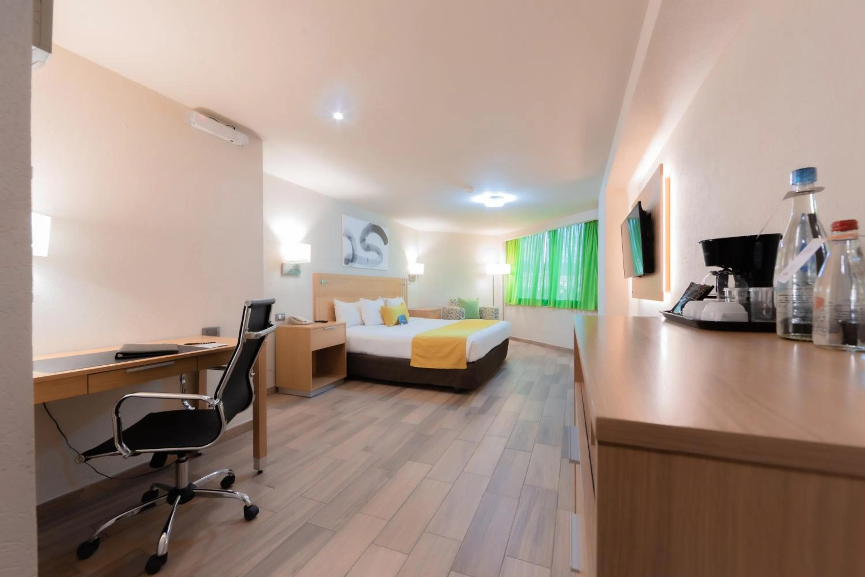 Photo of the whole room, Bed in La Joya Pachuca