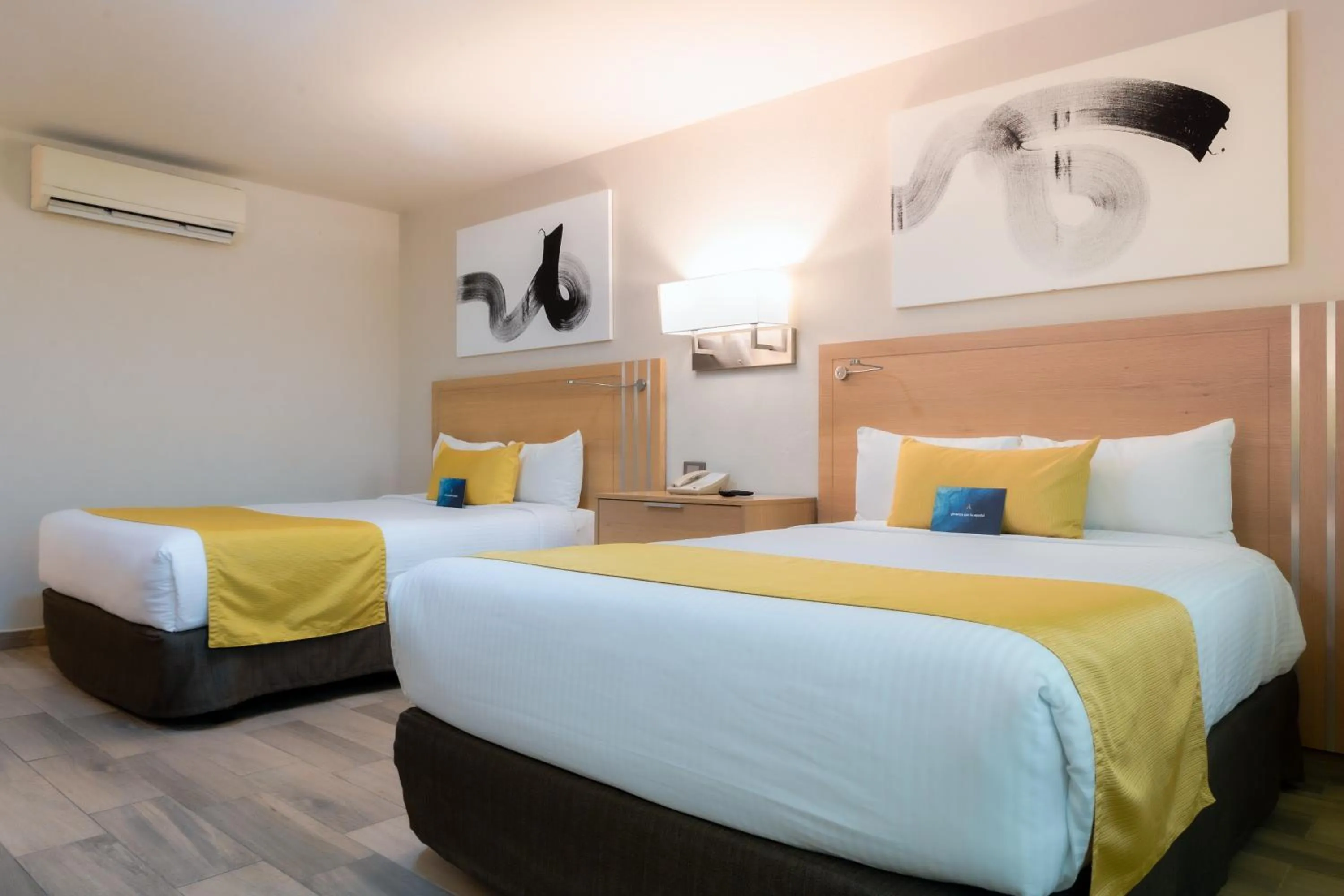 Photo of the whole room, Bed in La Joya Pachuca