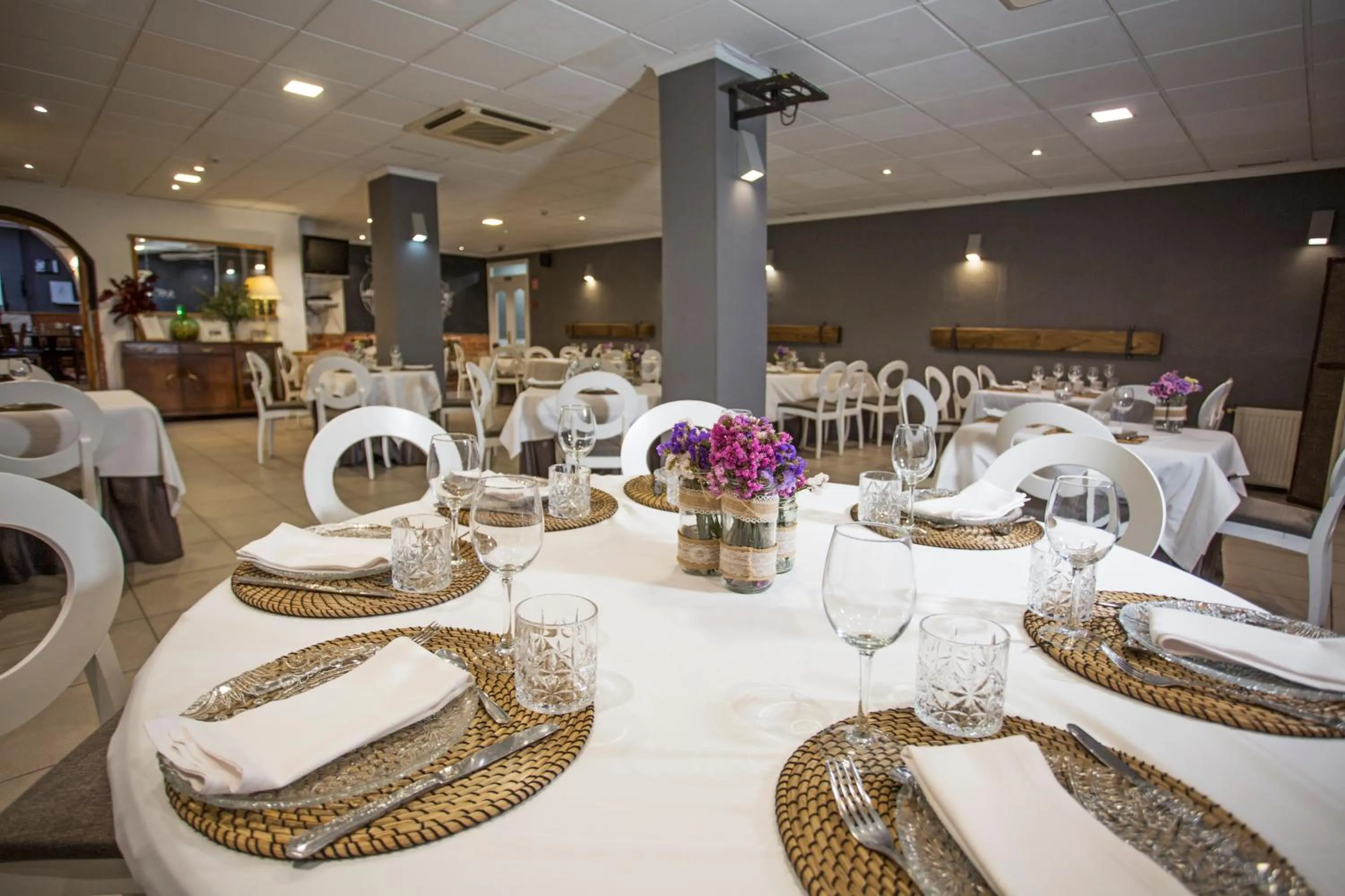 Restaurant/places to eat in Savoy