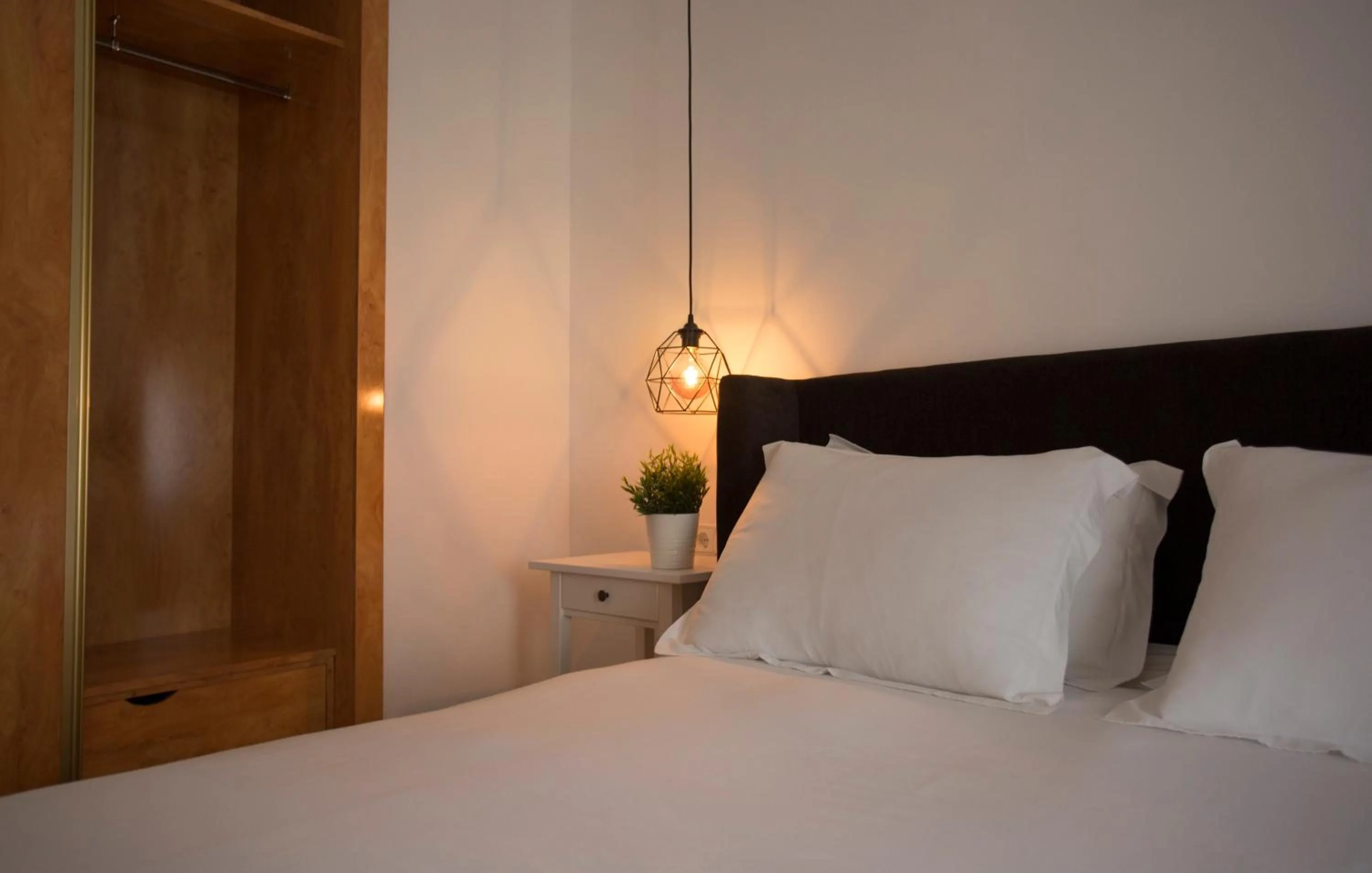 Bedroom, Bed in Savoy