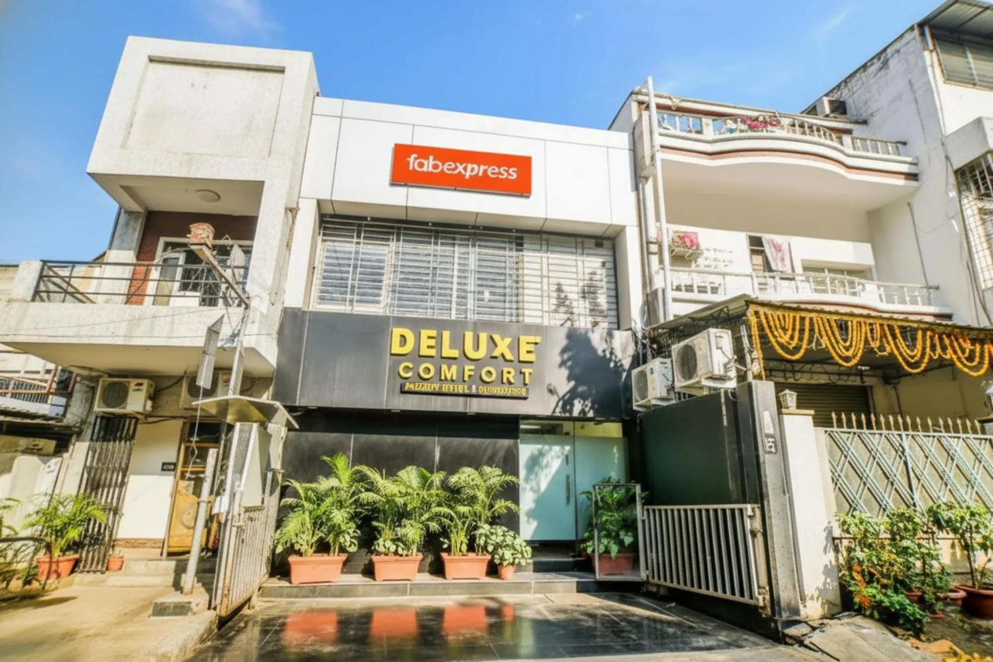 Facade/entrance in Via Deluxe Comfort - Nr Kokilaben Hospital