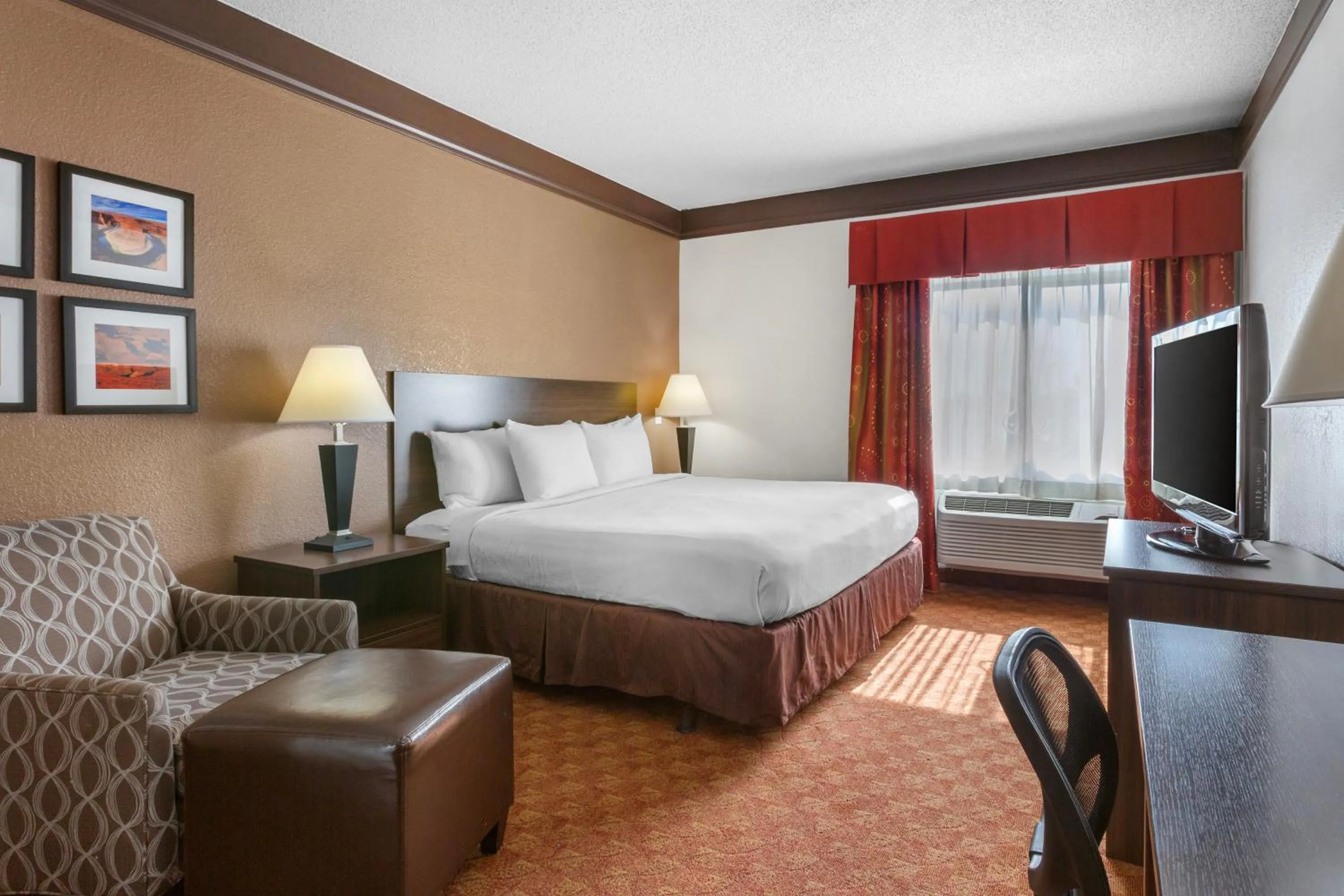 Bed in Best Western Tolleson