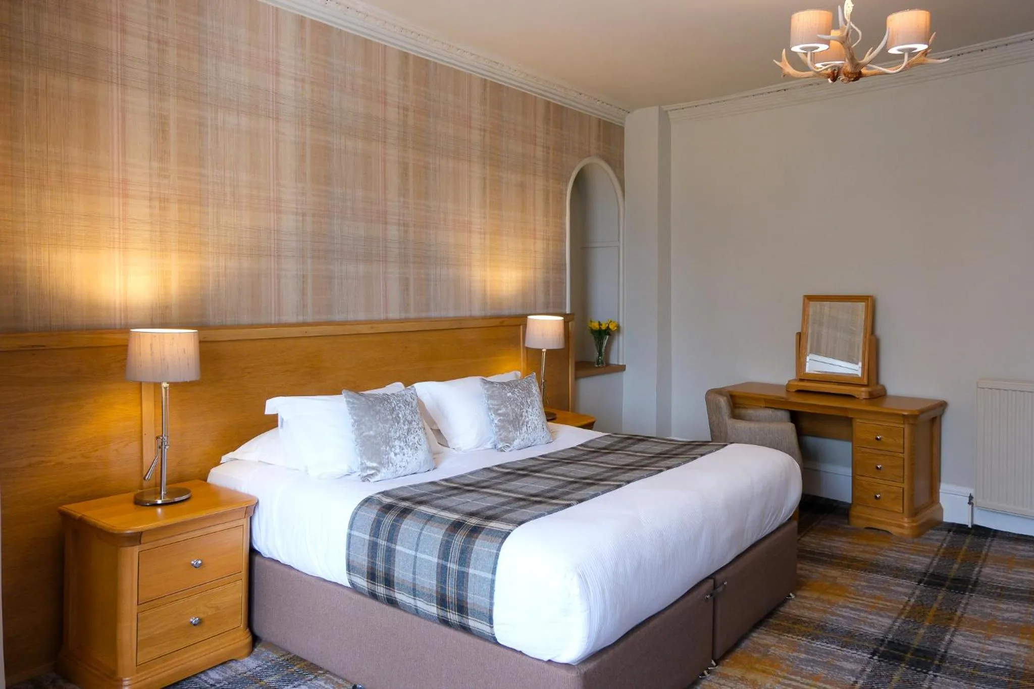 Bedroom, Bed in Glen Mhor Hotel at Uile-bheist 'Brewstillery'