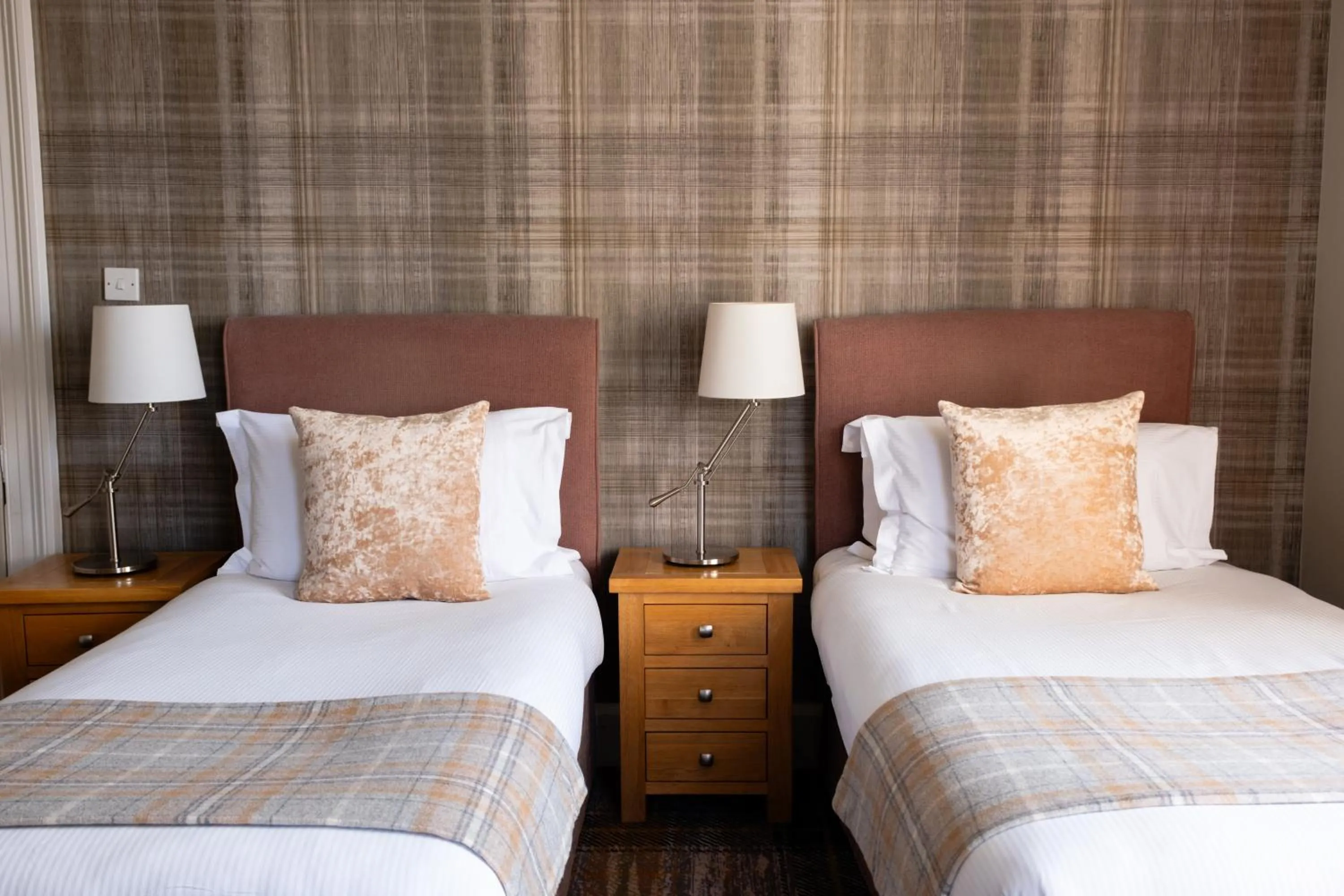 Bedroom, Bed in Glen Mhor Hotel at Uile-bheist 'Brewstillery'