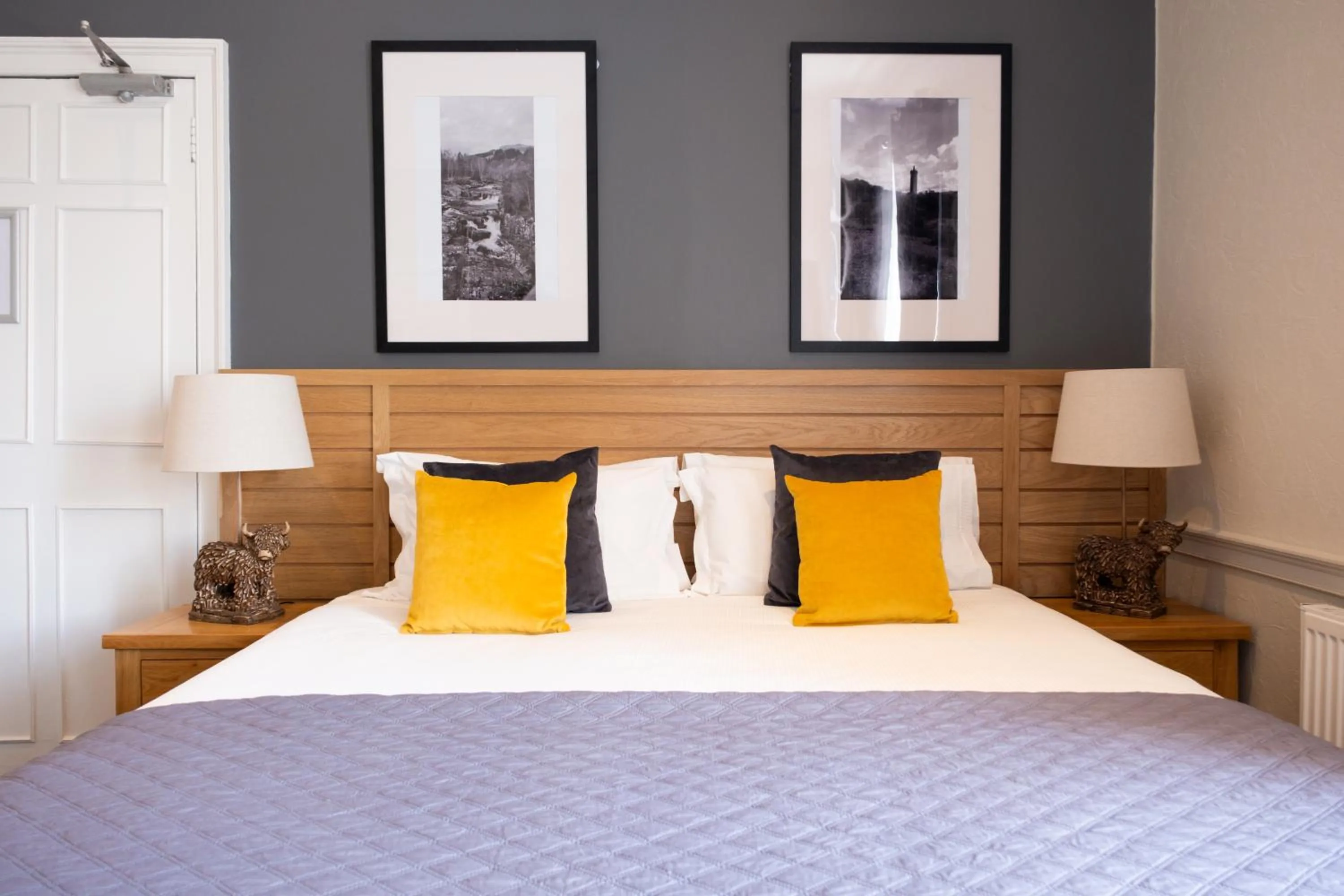 Bed in Glen Mhor Hotel at Uile-bheist 'Brewstillery'