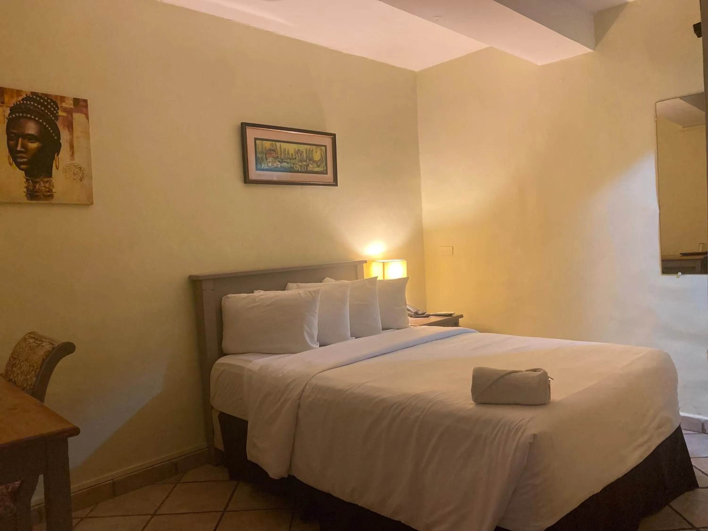 Bed in Morrison Hotel San Salvador