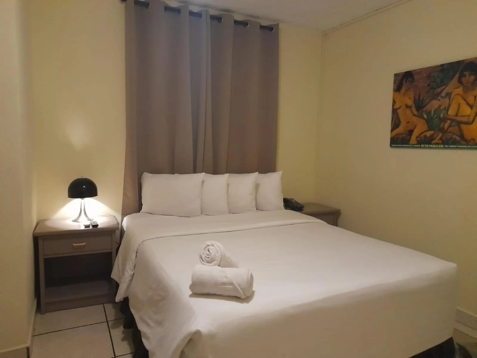 Bed in Morrison Hotel San Salvador