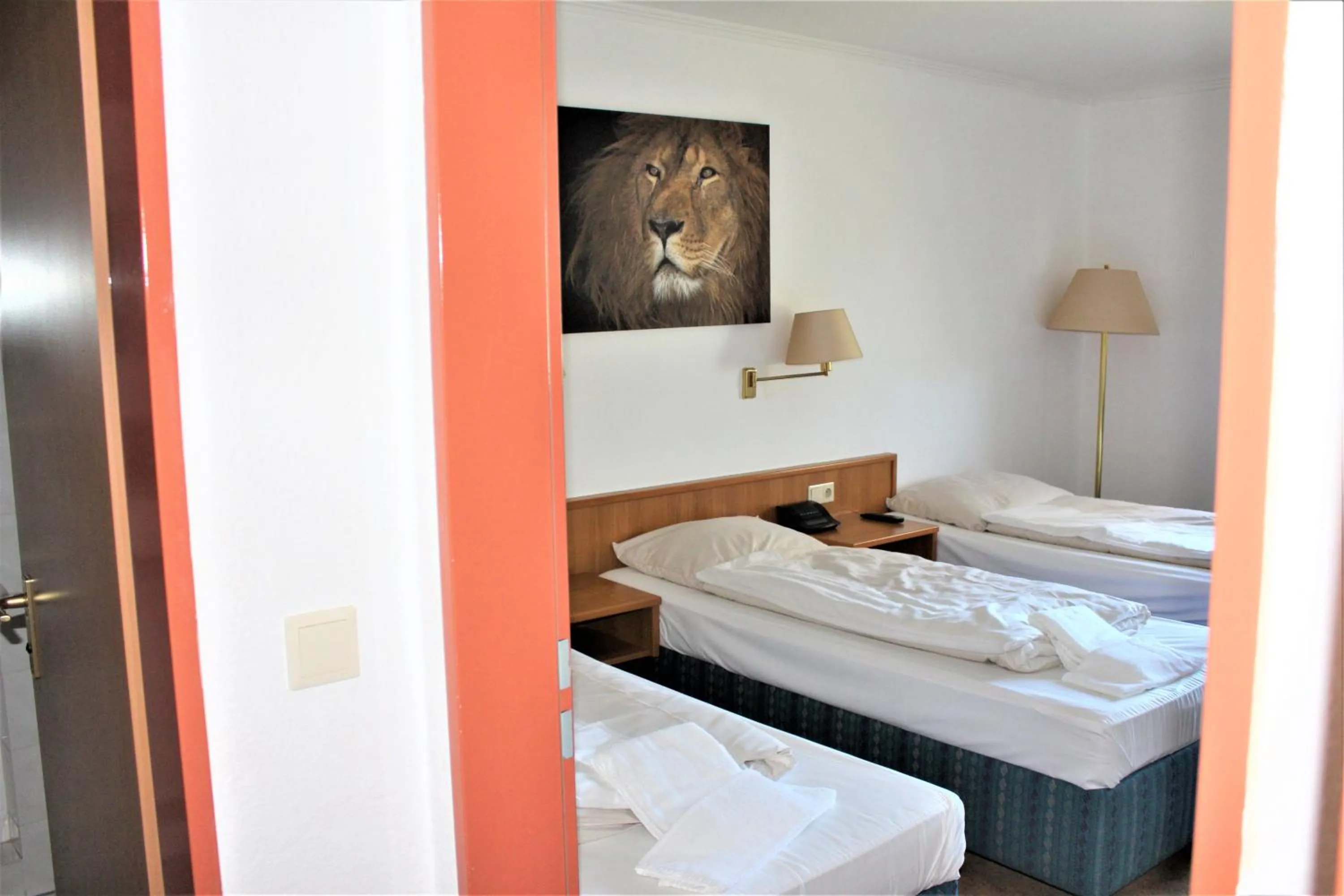 Bed in Hotel Alsterquelle 24h Check-in, Free Parking and WiFi