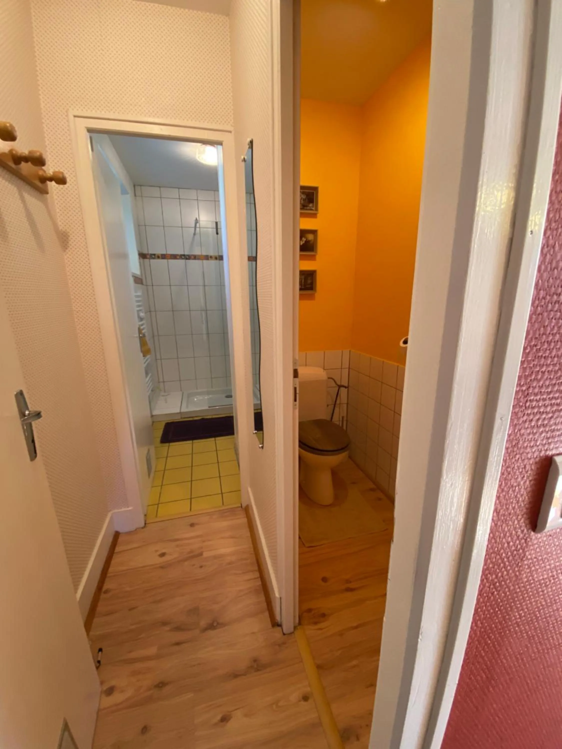 Toilet in La grande marmite du lac de Vouglans