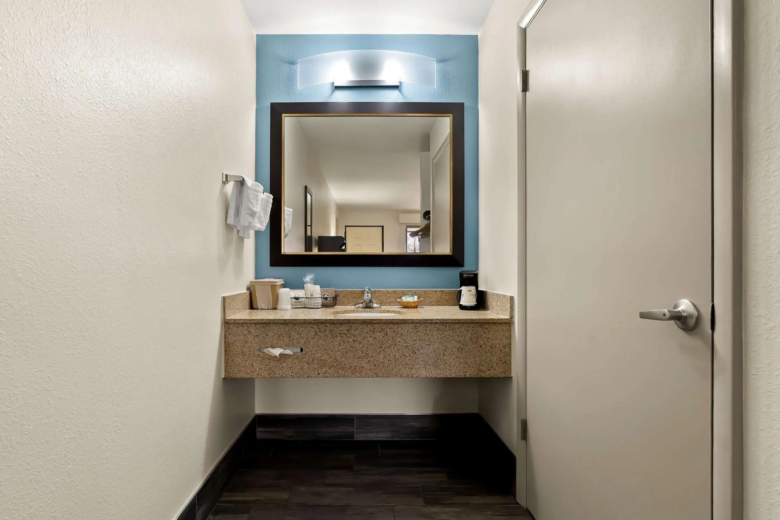 Bedroom in Best Western Greenville Inn