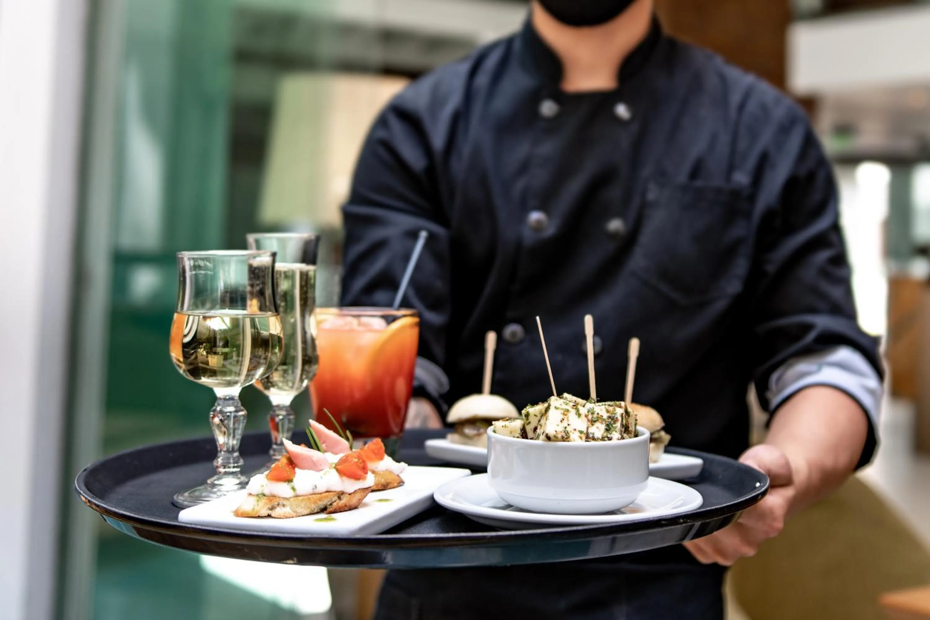 Restaurant/places to eat in Caseros 248 Hotel