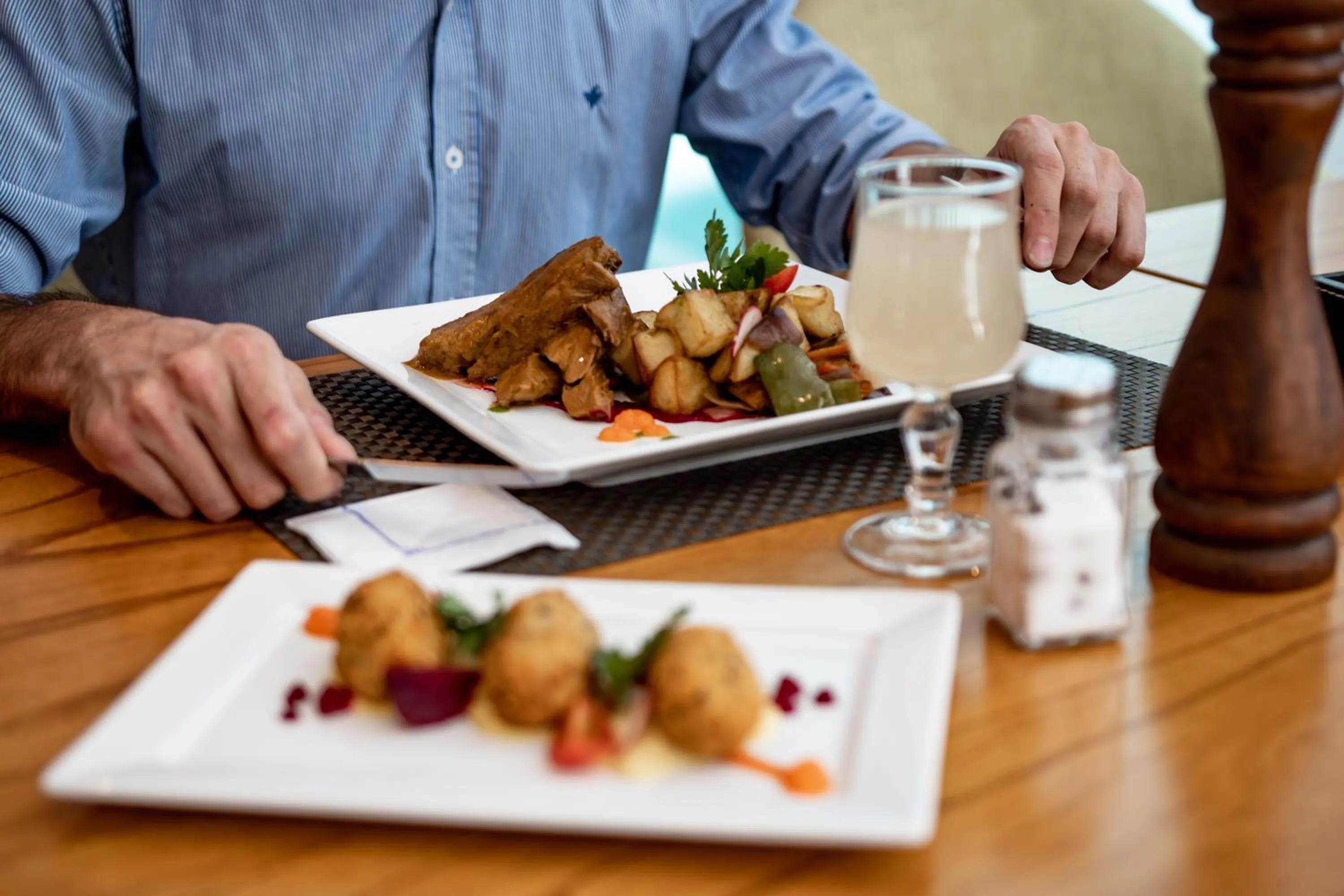 Restaurant/places to eat in Caseros 248 Hotel