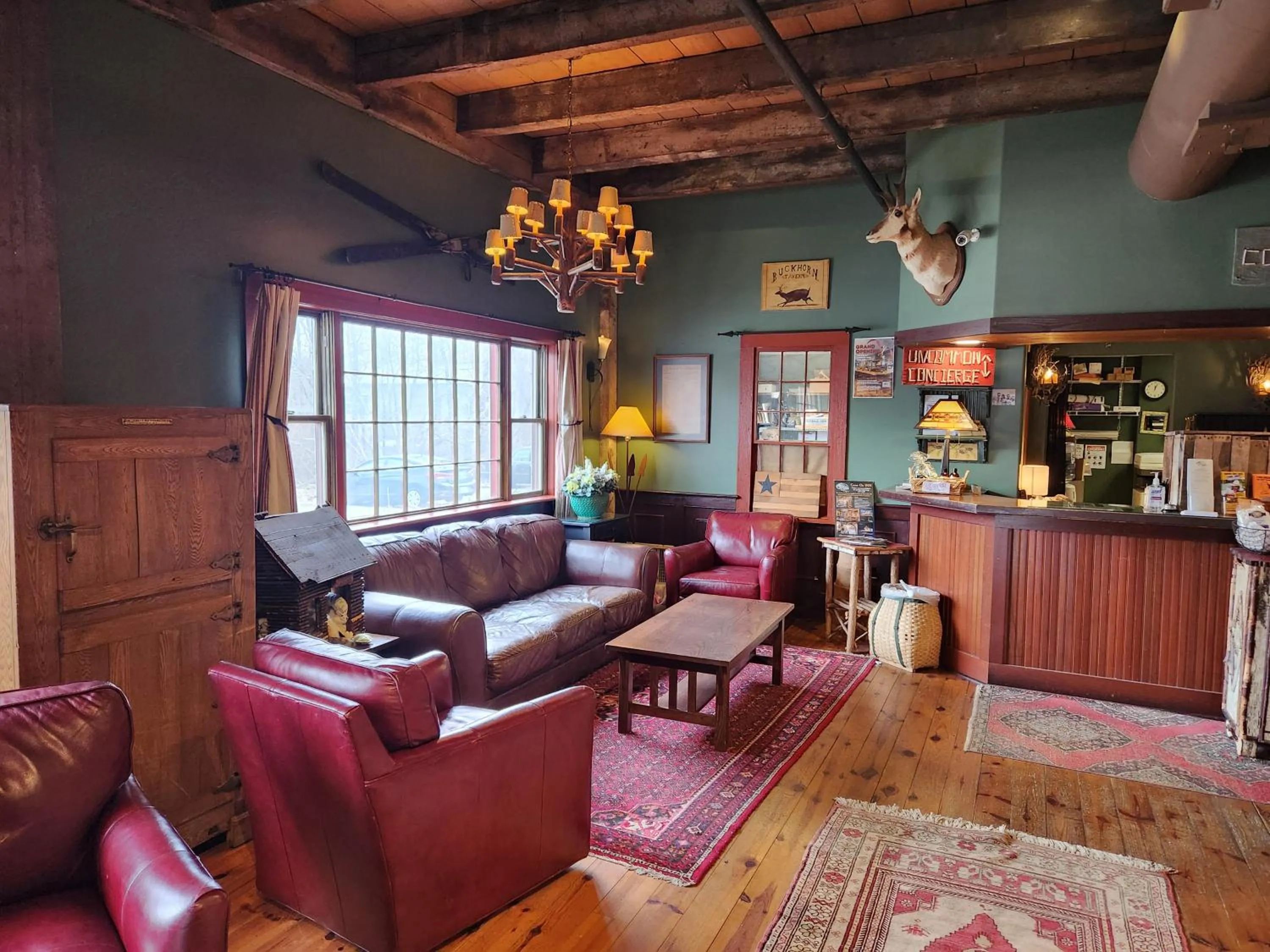 Lobby or reception in The Common Man Inn, Spa & Lodge