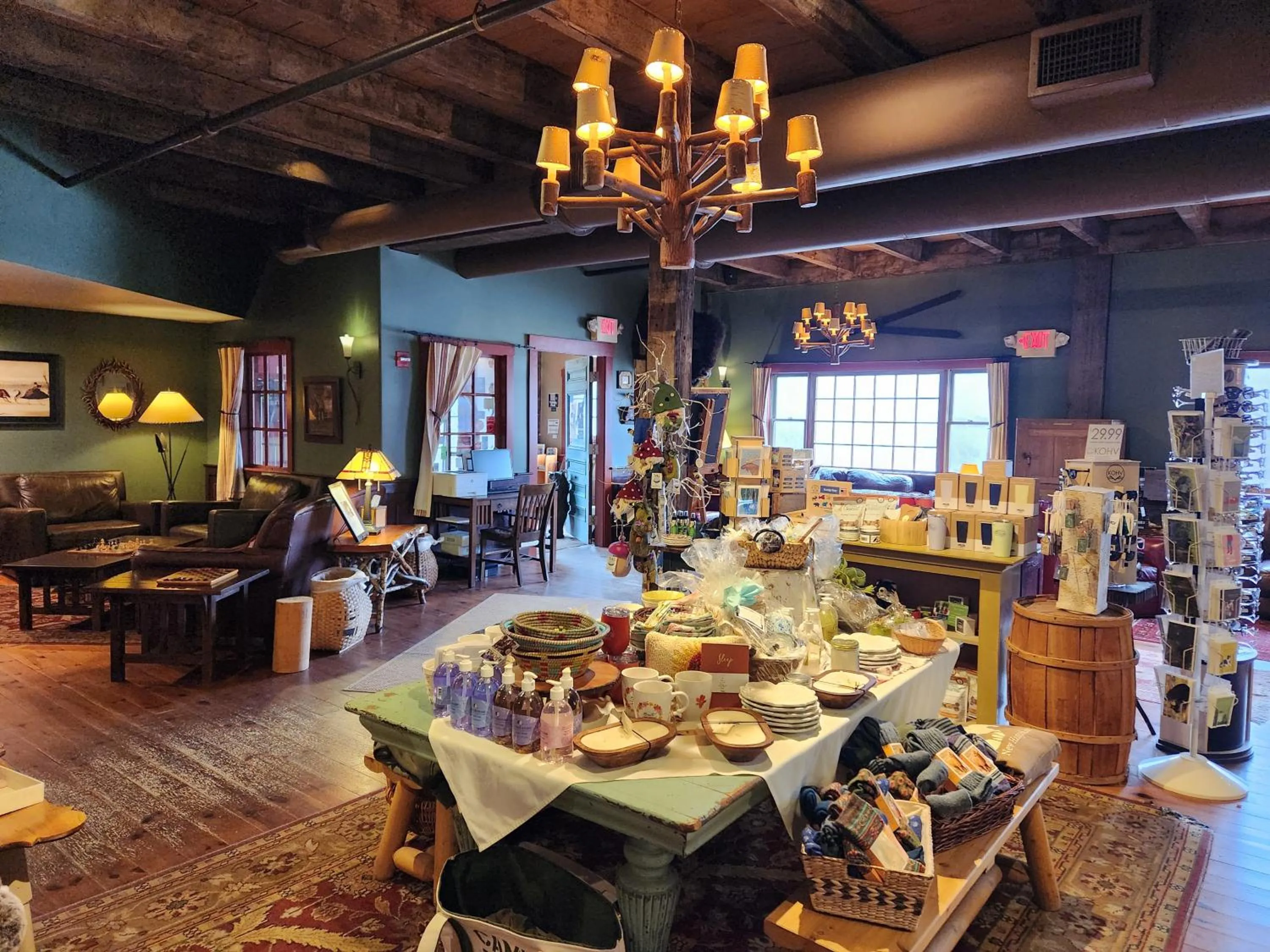 Lobby or reception in The Common Man Inn, Spa & Lodge