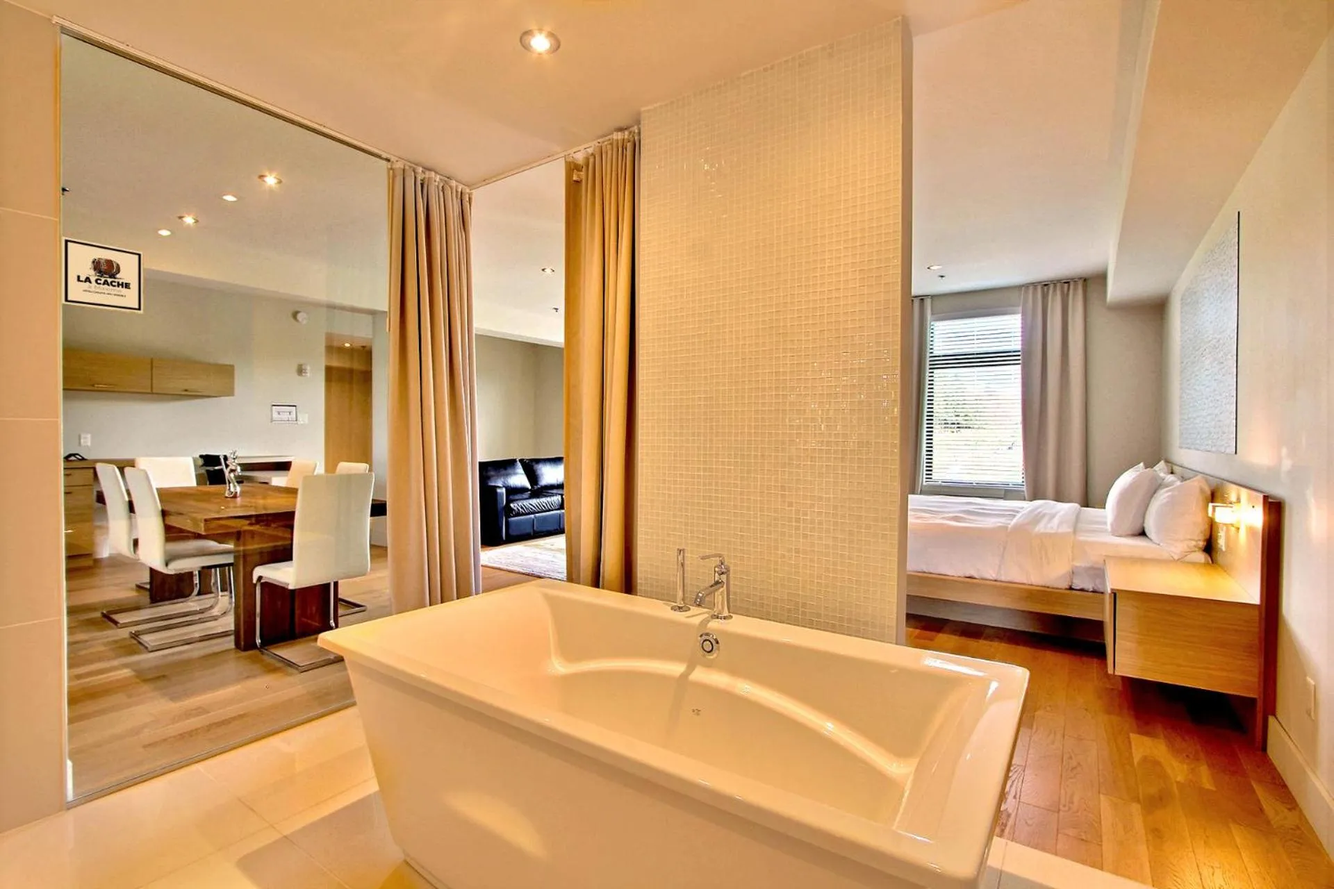 Bathroom, Bed in La cache à Maxime