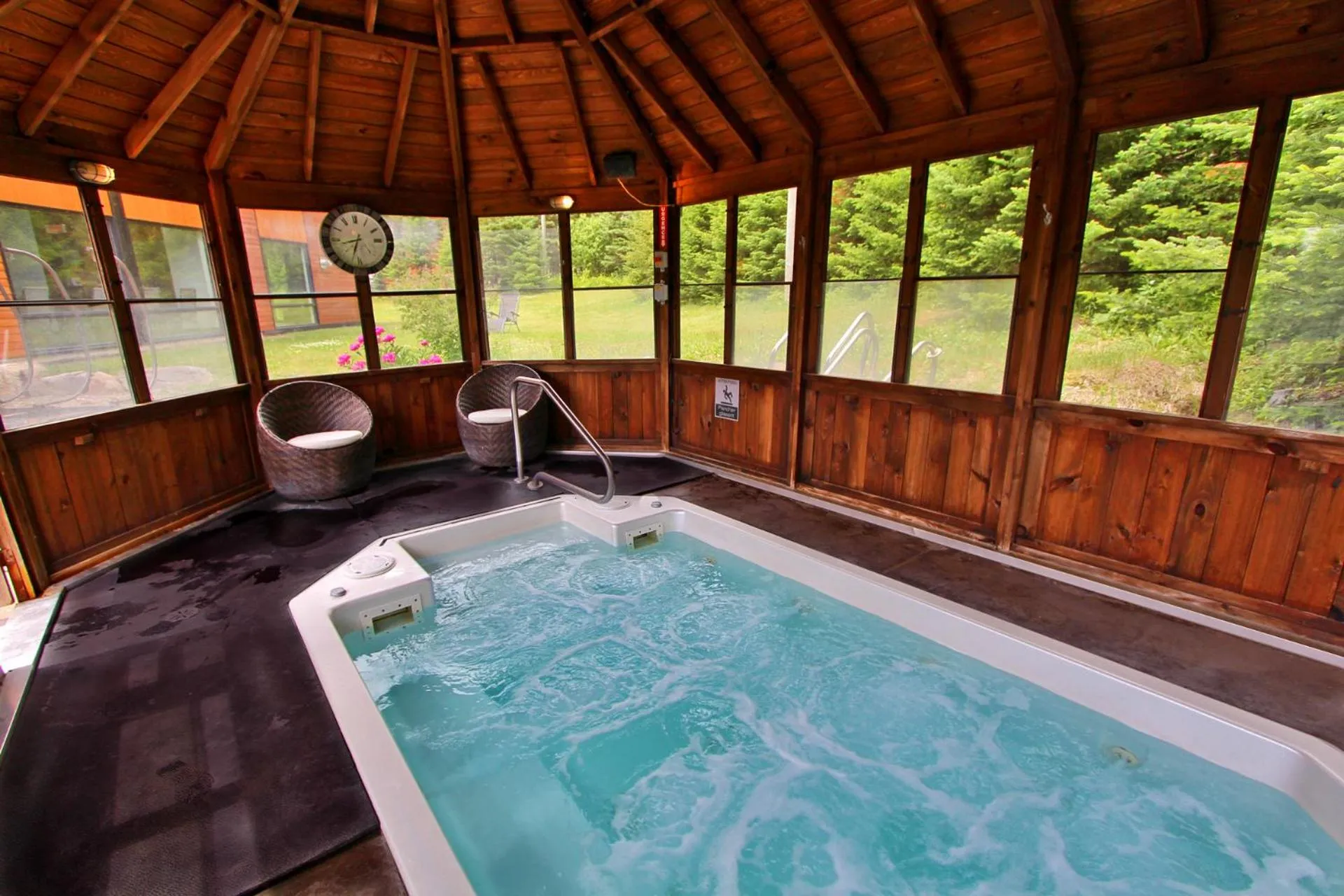 Spa and wellness centre/facilities in La cache à Maxime