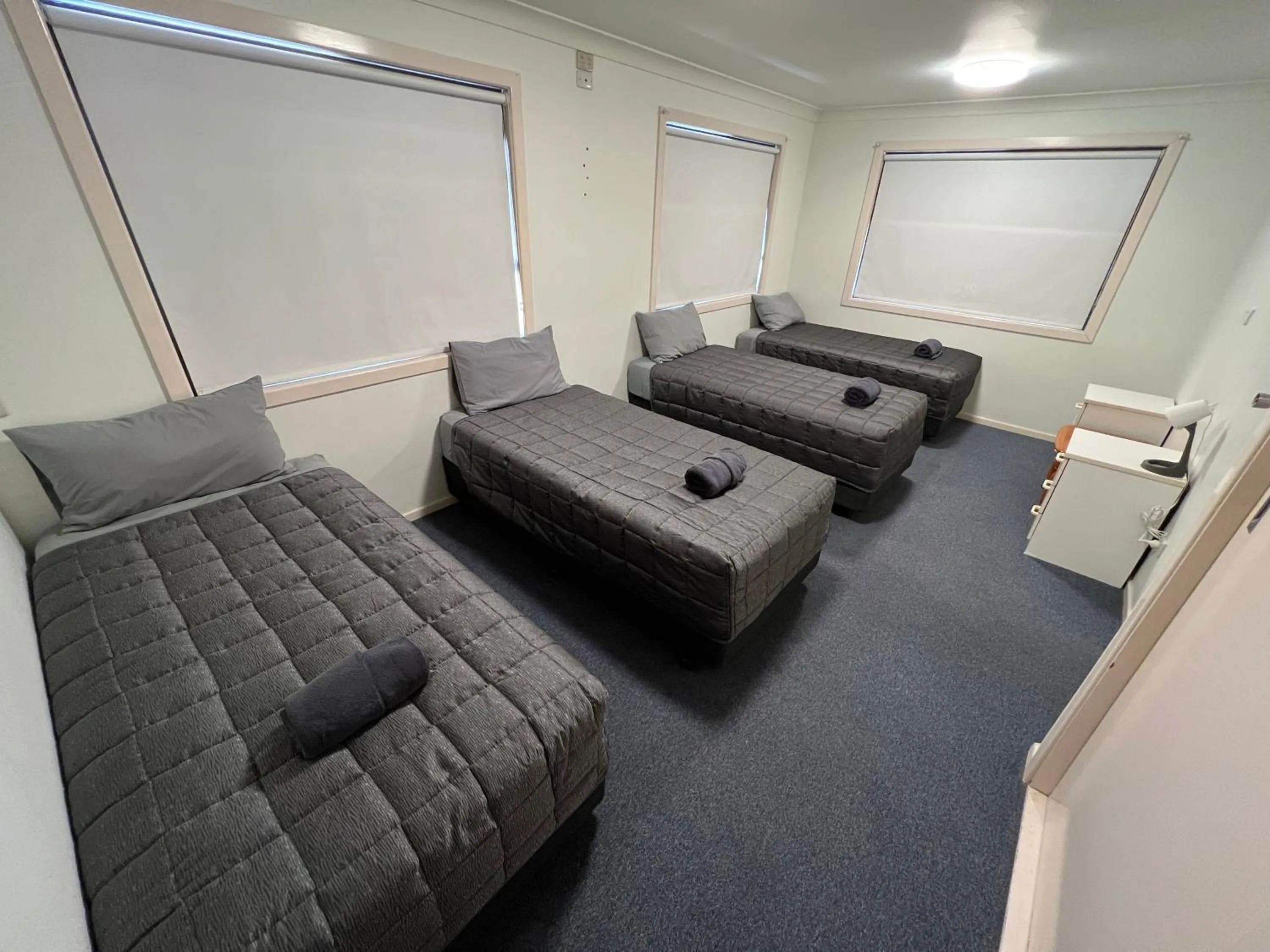 Bed in Hi-Way Motel Grafton - Contactless