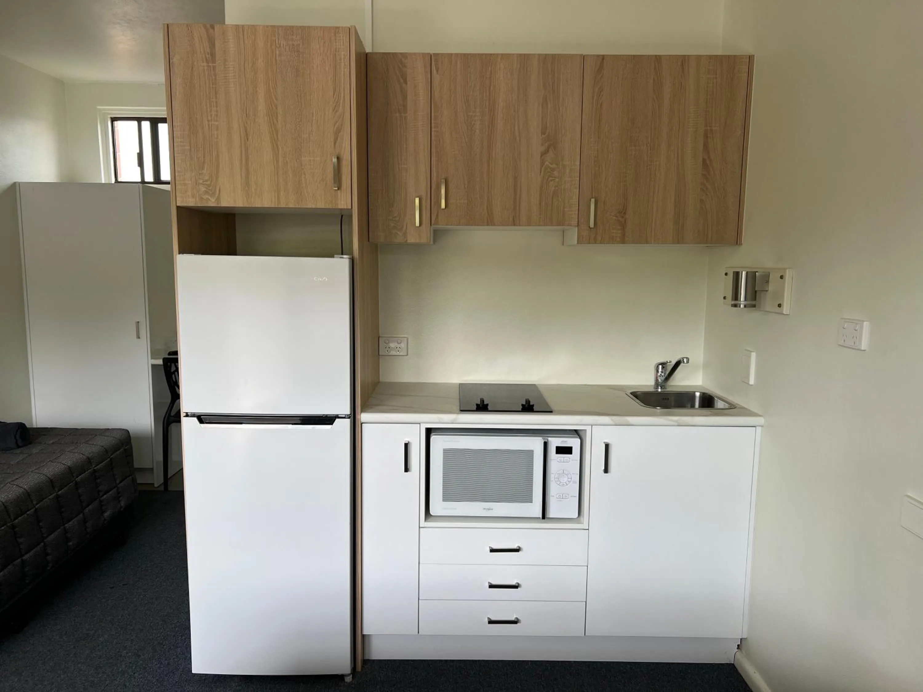 Kitchen or kitchenette in Hi-Way Motel Grafton - Contactless