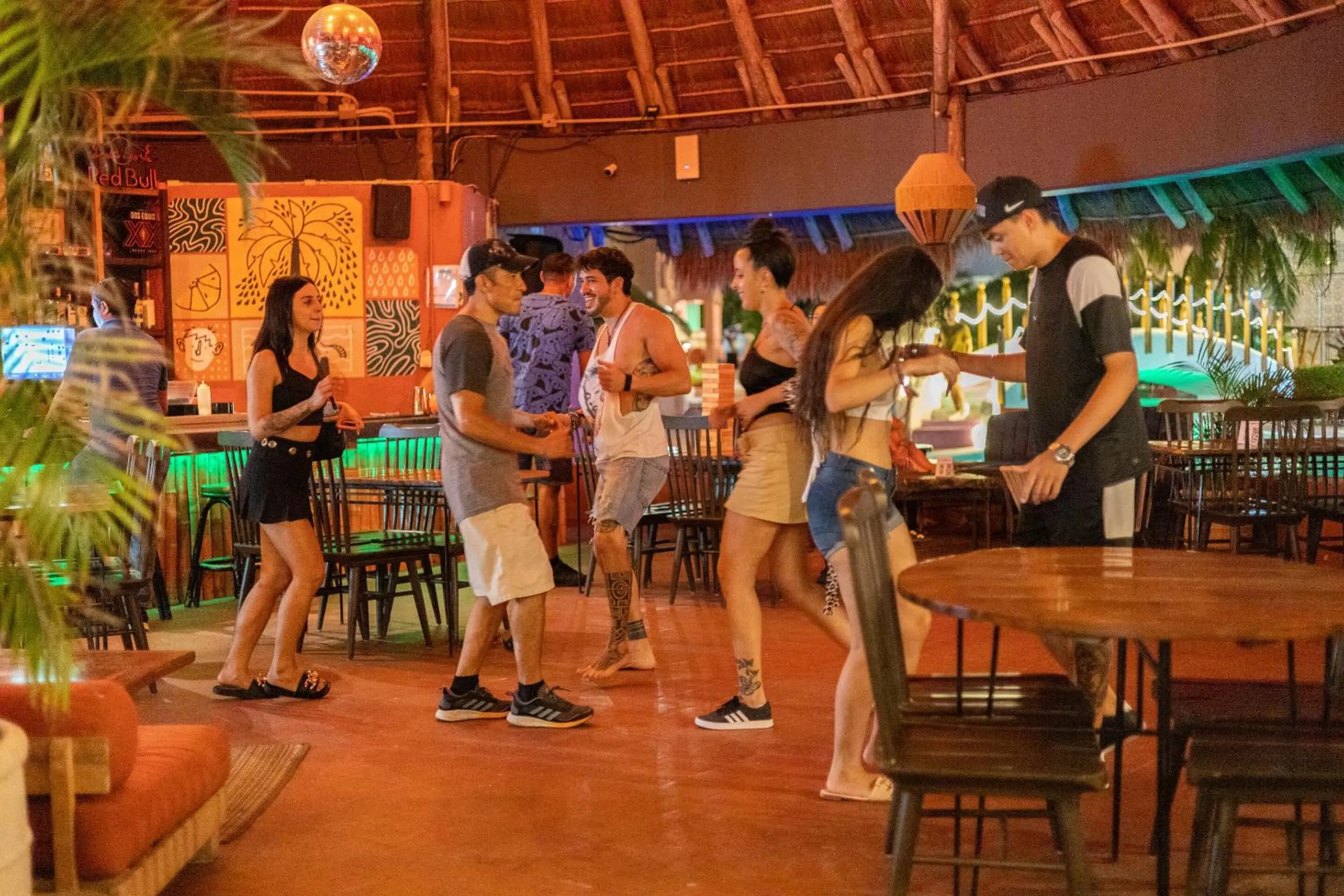 Nightclub / DJ in Nílu Cancun Zona Hotelera by Selina