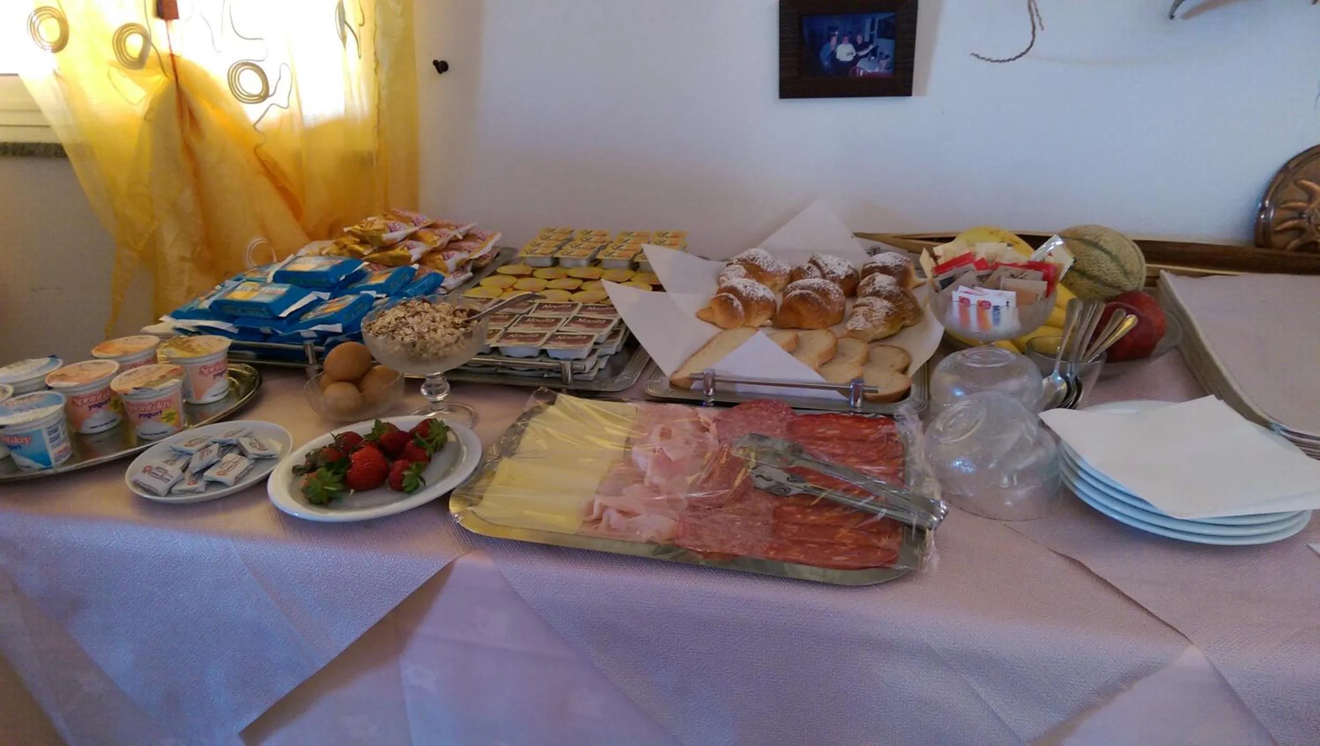 Restaurant/places to eat in Europa rooms and restaurant