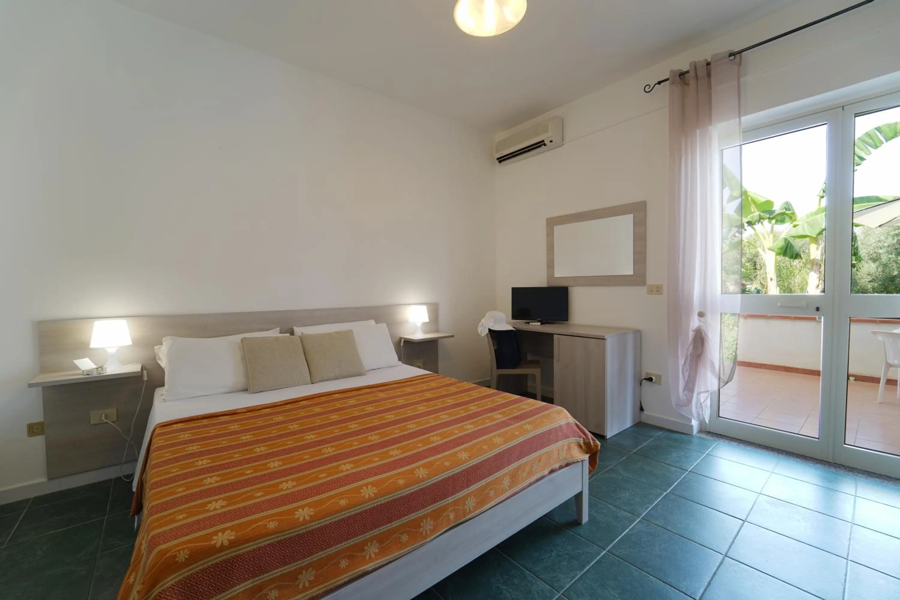 Bed in Europa rooms and restaurant