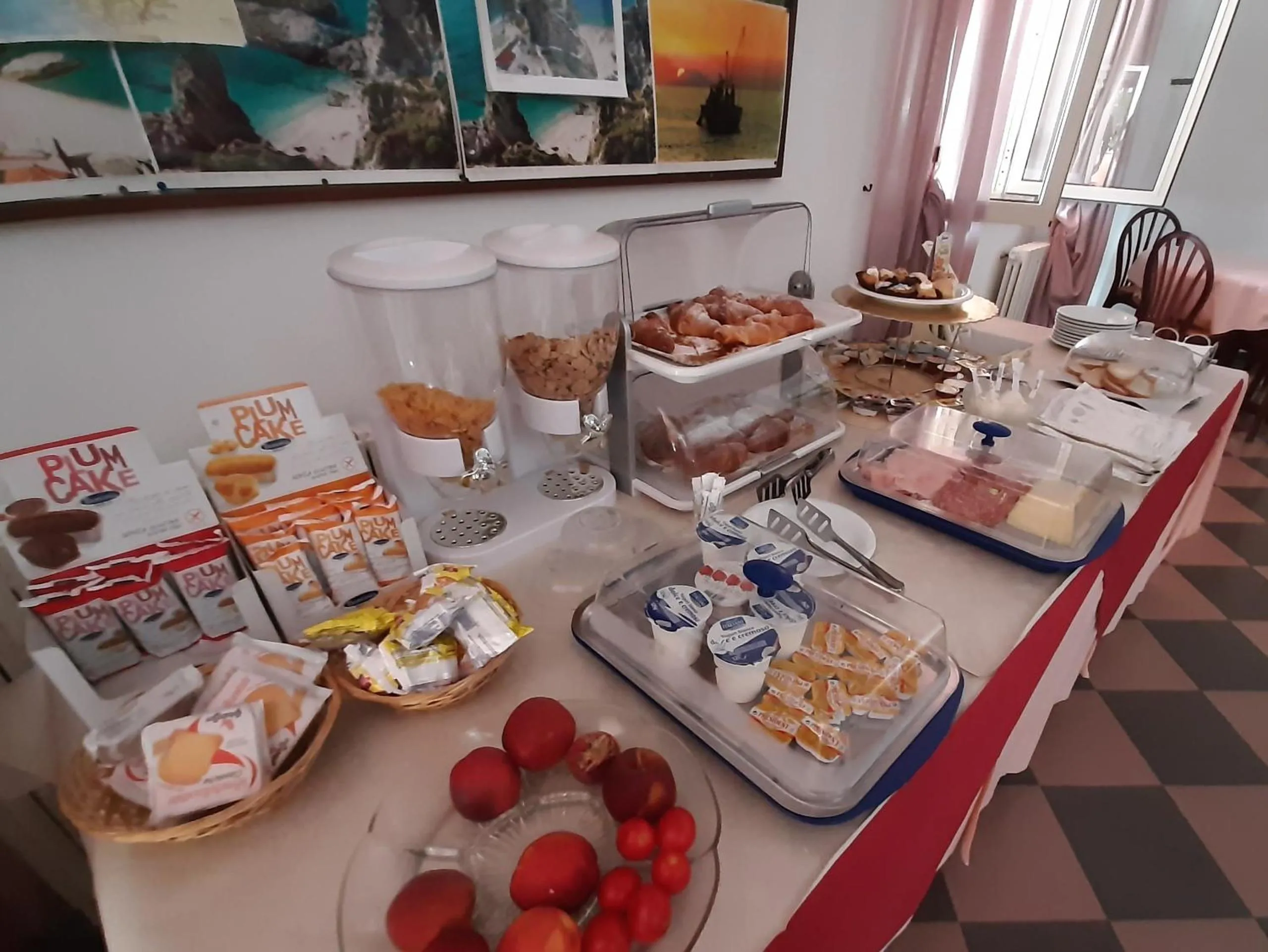 Food and drinks in Europa rooms and restaurant