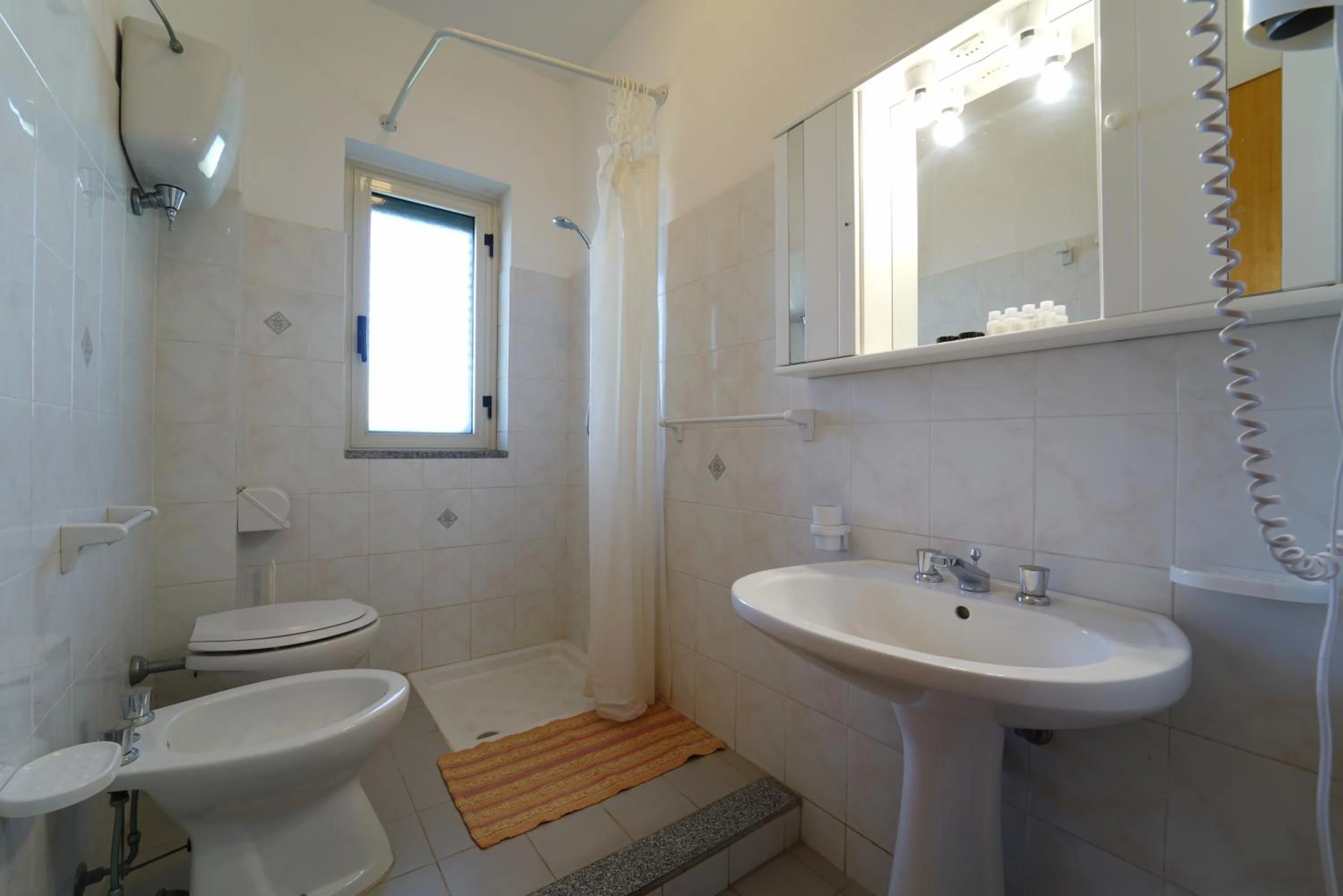 Bathroom in Europa rooms and restaurant