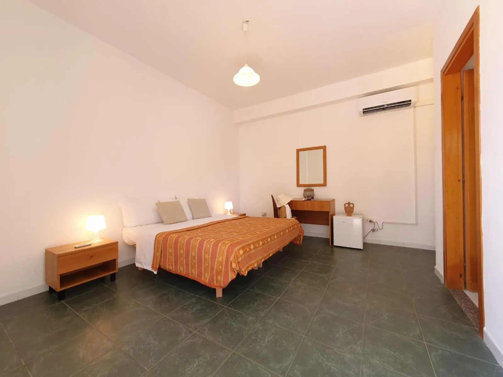 Bed in Europa rooms and restaurant