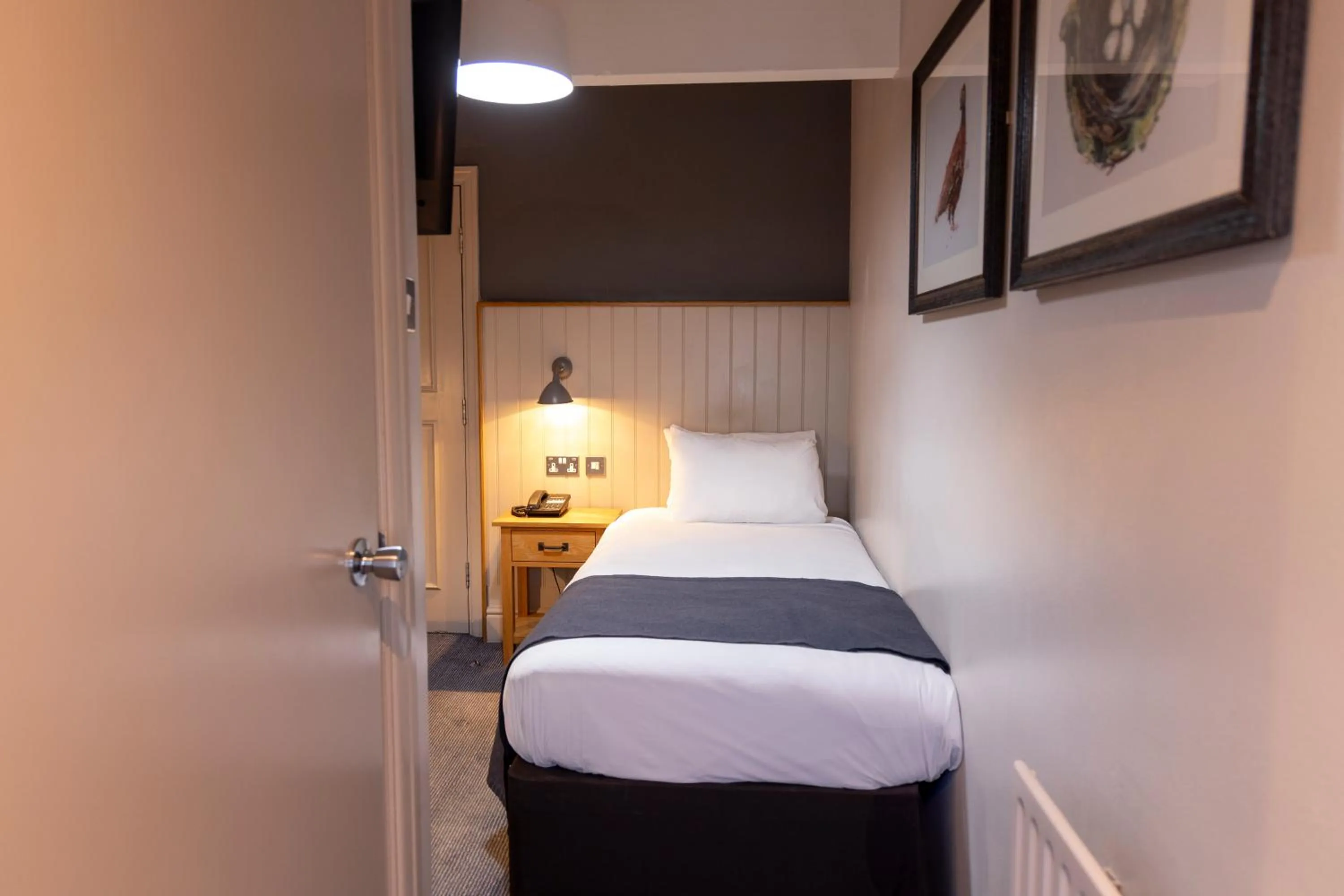 Bedroom, Bed in Hartwood Hall by Greene King Inns