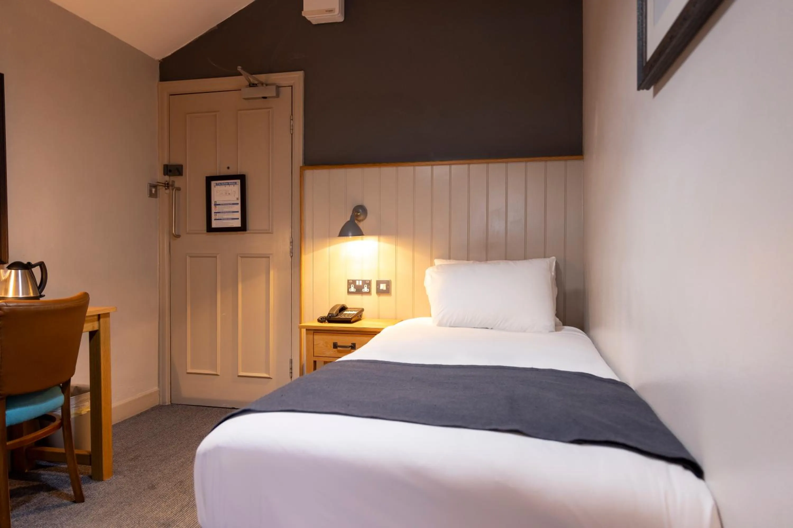 Bedroom, Bed in Hartwood Hall by Greene King Inns