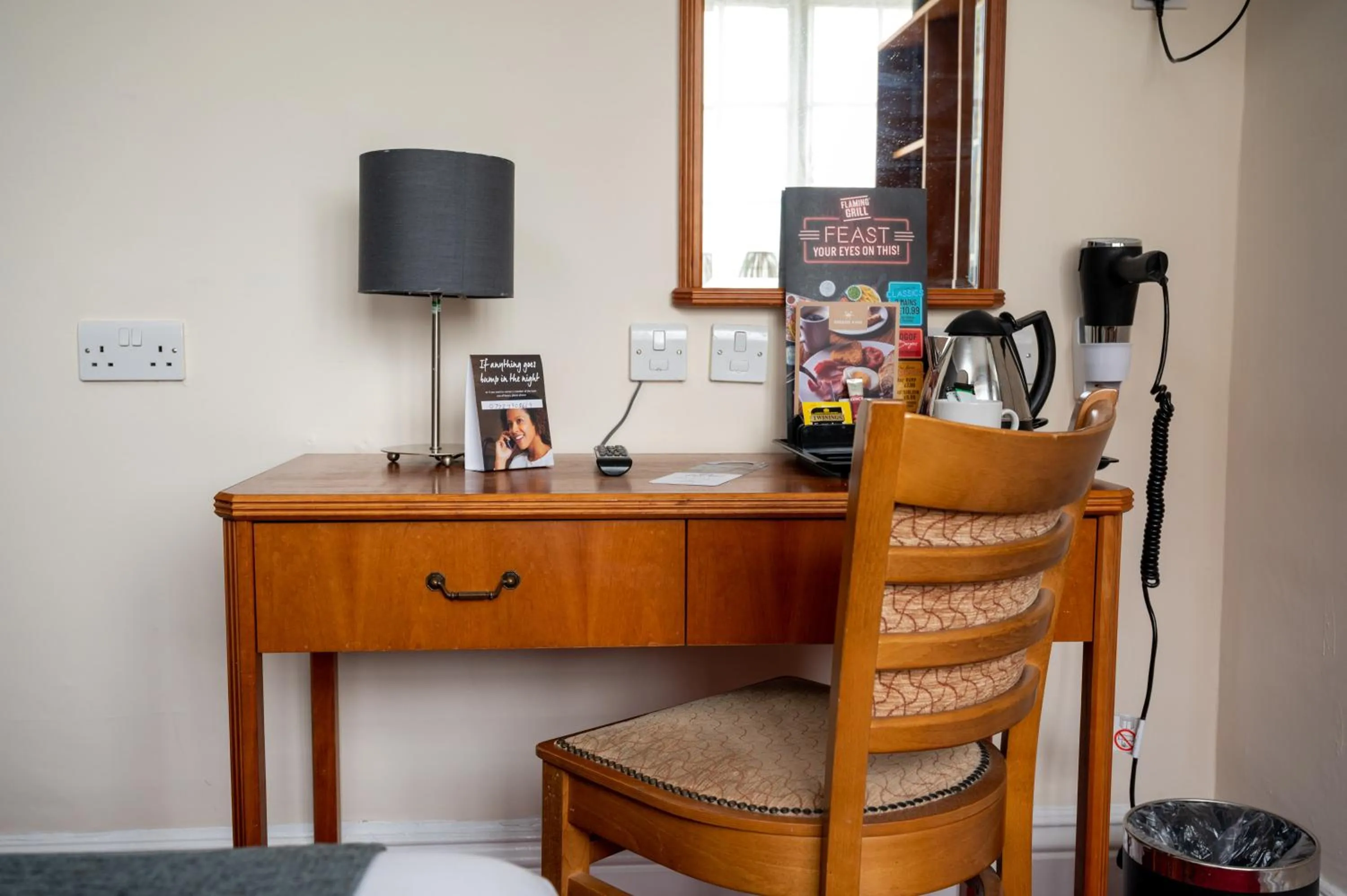 Coffee/tea facilities in Bridge Inn by Greene King Inns