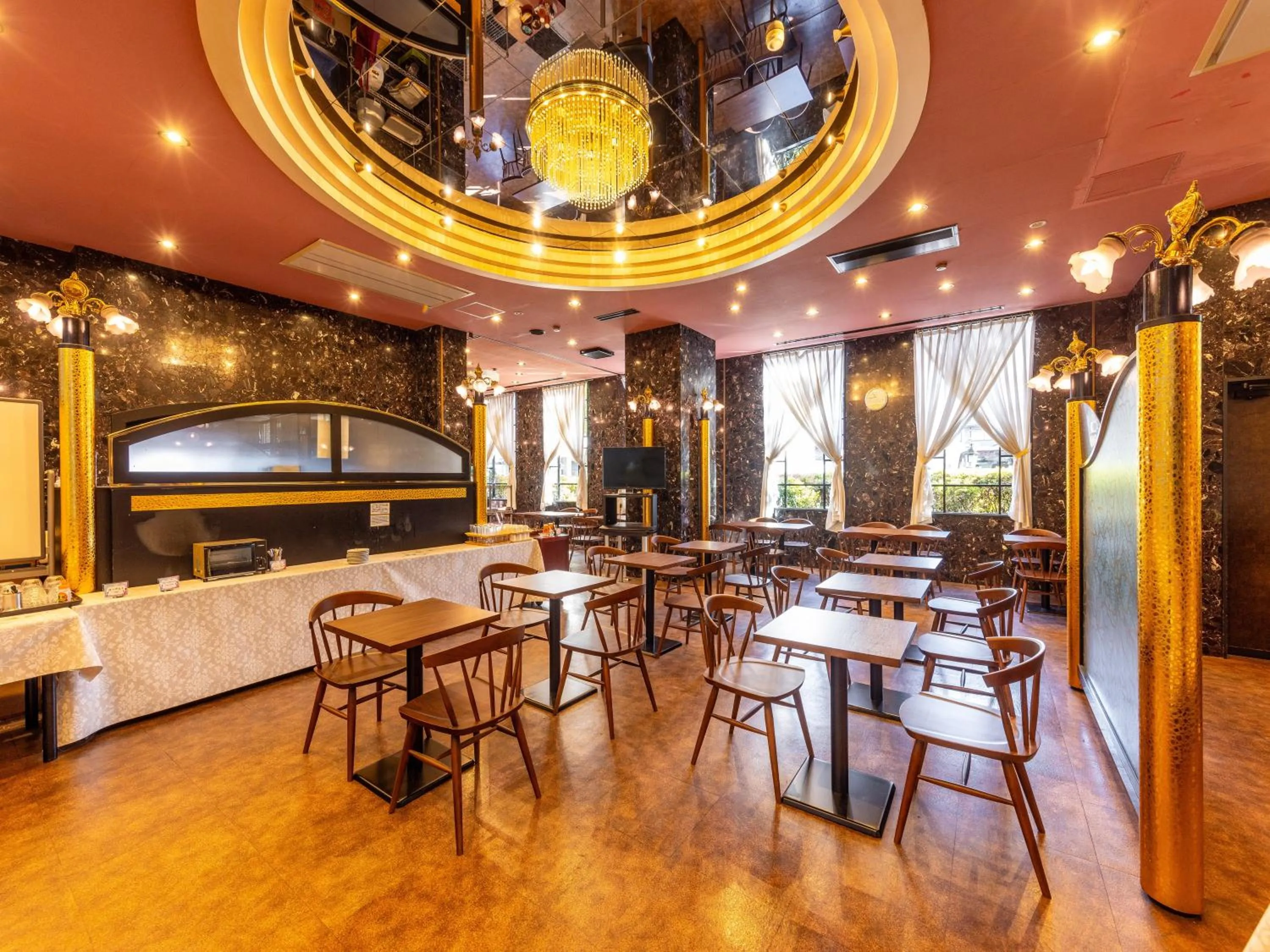 Restaurant/places to eat in APA Hotel Uozu Ekimae