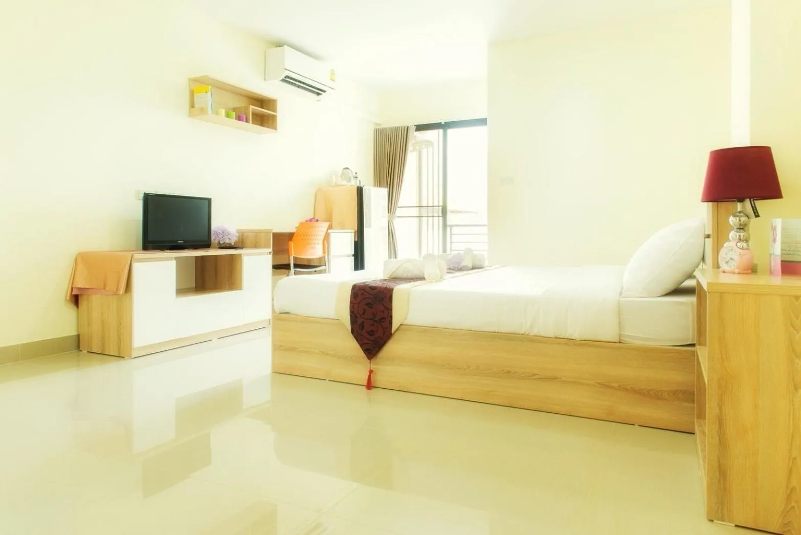 Photo of the whole room, Bed in Be My Guest 36