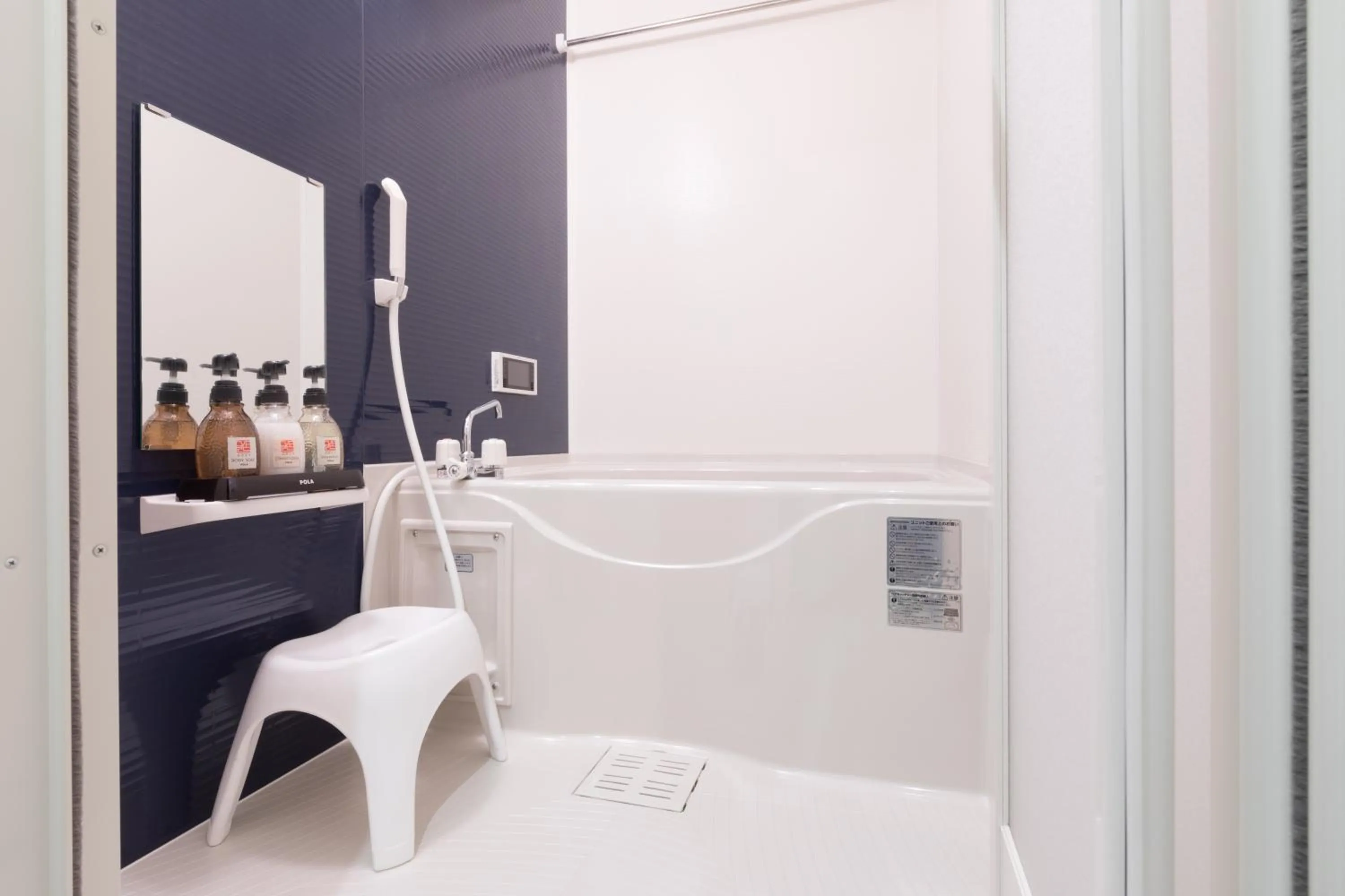 Shower in Stay SAKURA Kyoto Nijo Rikyu