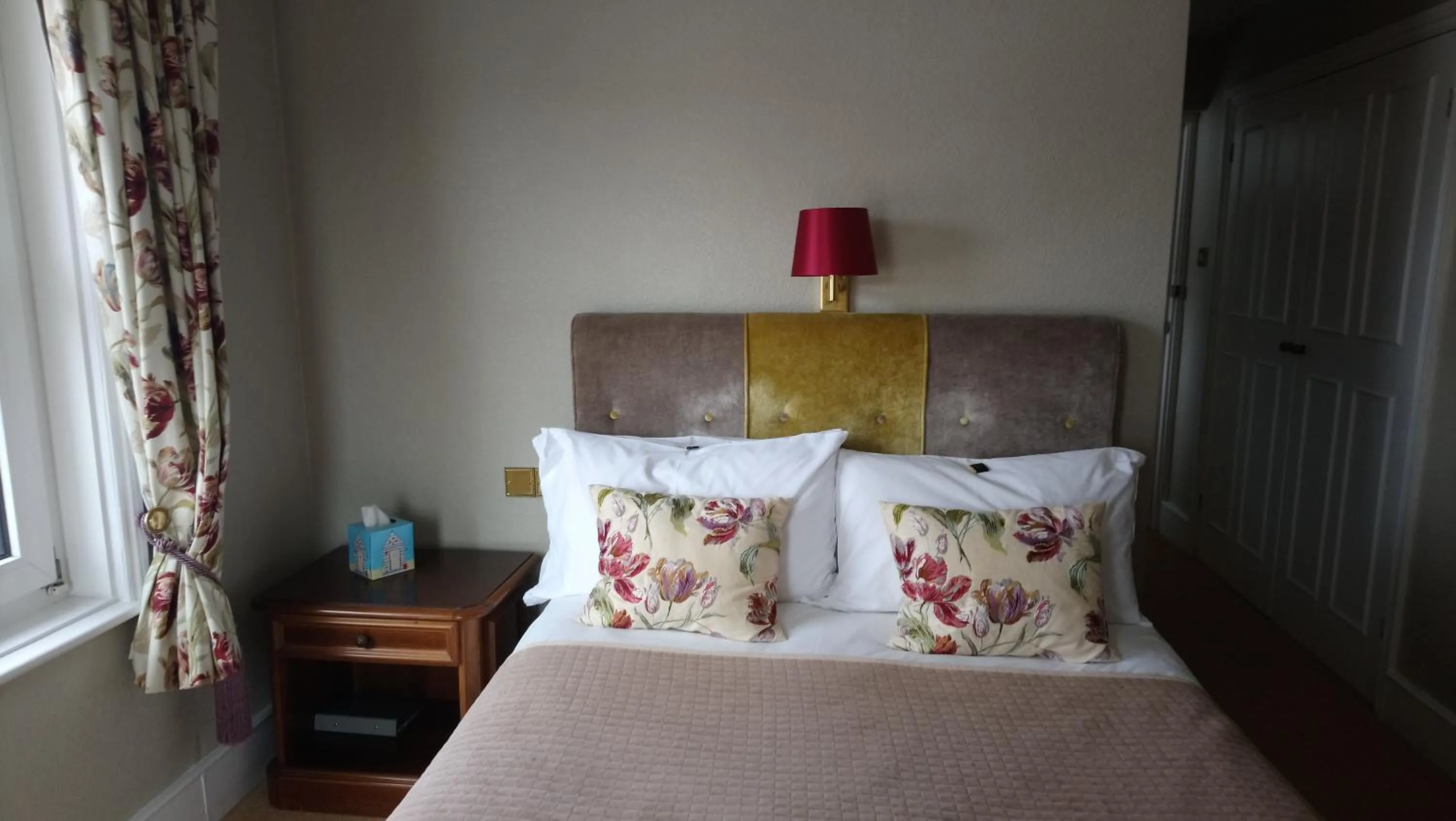 Bed in 17 Wilmington Square