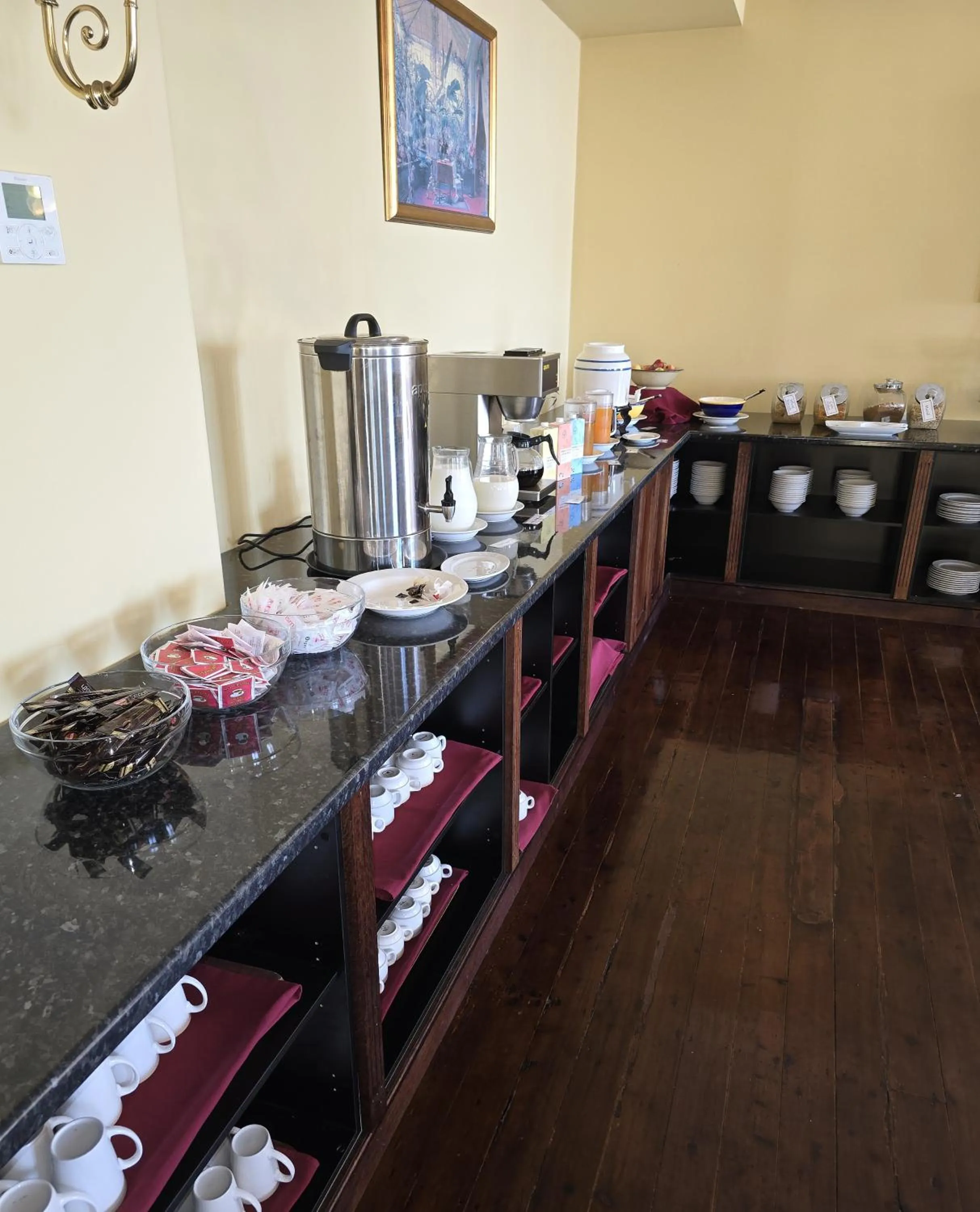 Breakfast in Palais Royale