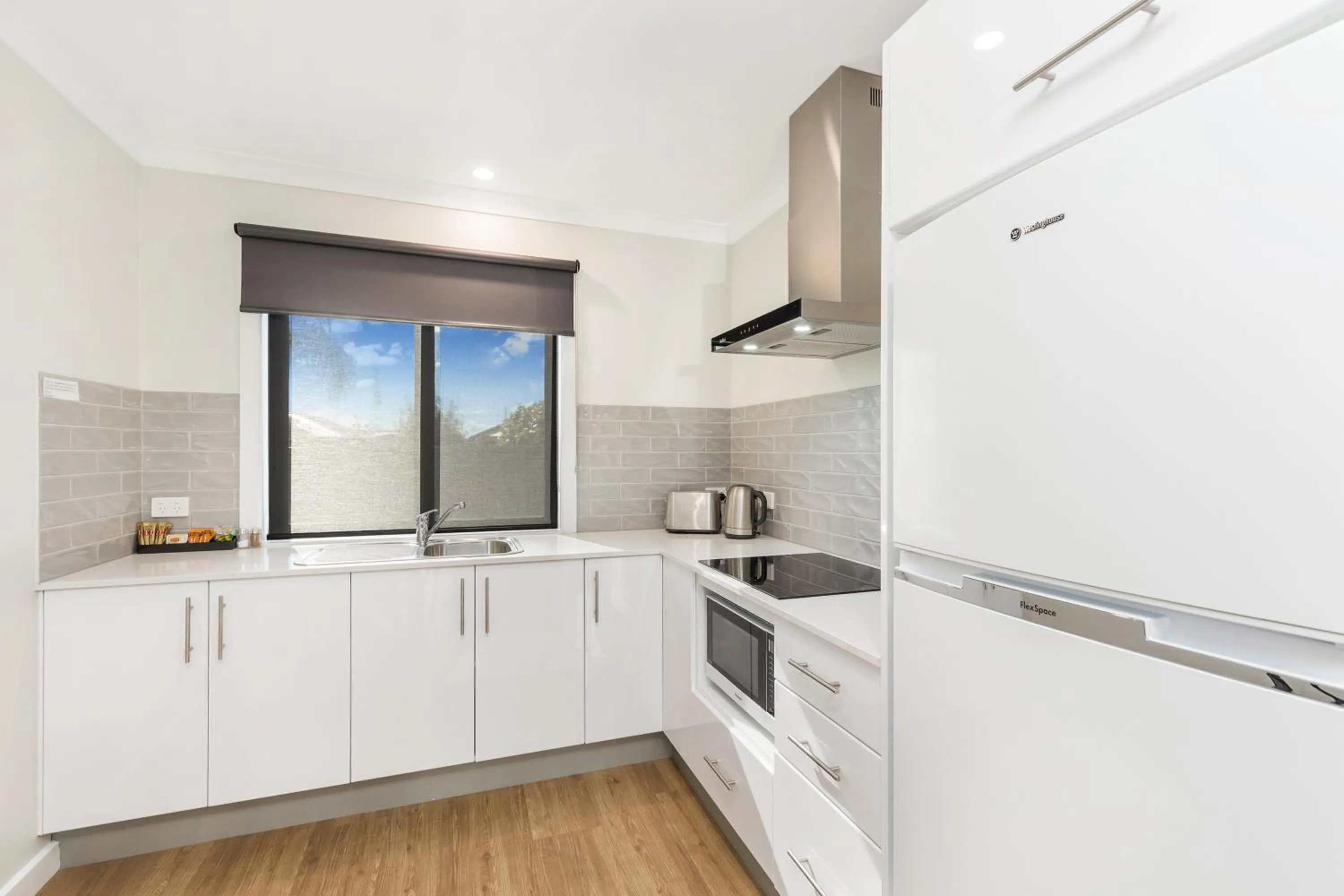 Kitchen or kitchenette in Allara Motor Lodge