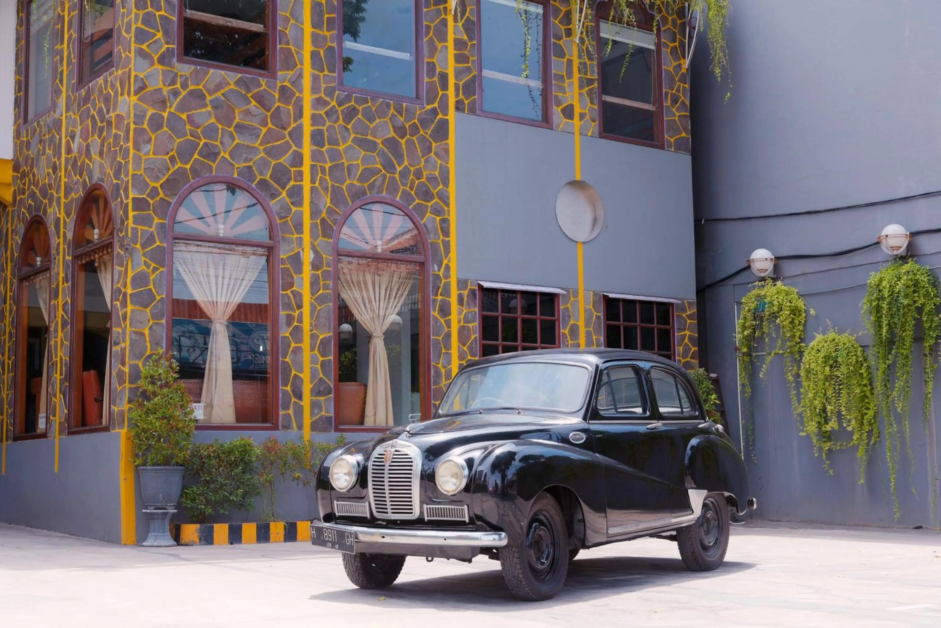 Facade/entrance in Hotel Olympic Semarang