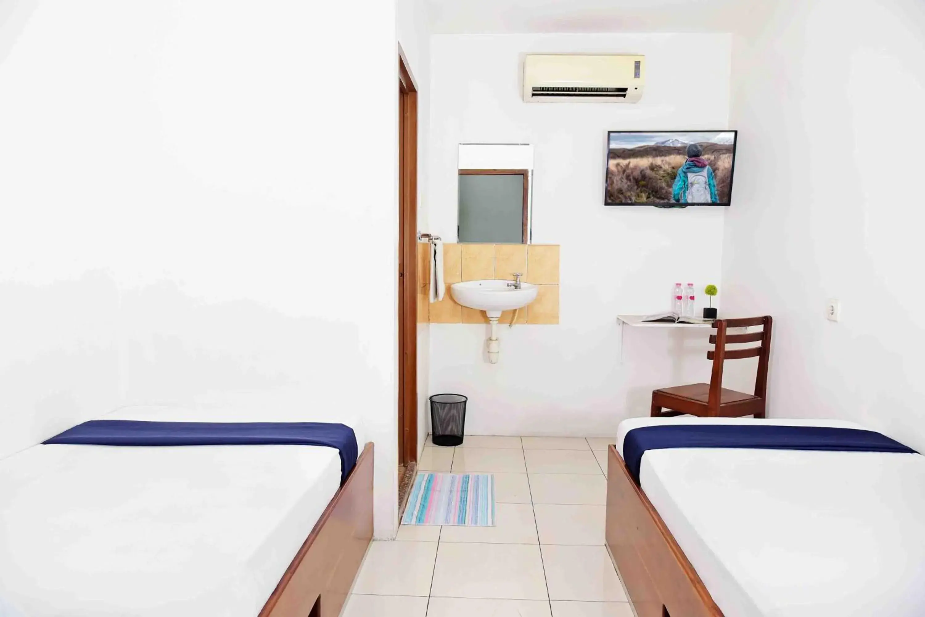 Standard Twin Room in Hotel Olympic Semarang by Sajiwa Standard Twin Room in Hotel Olympic Semarang by Sajiwa