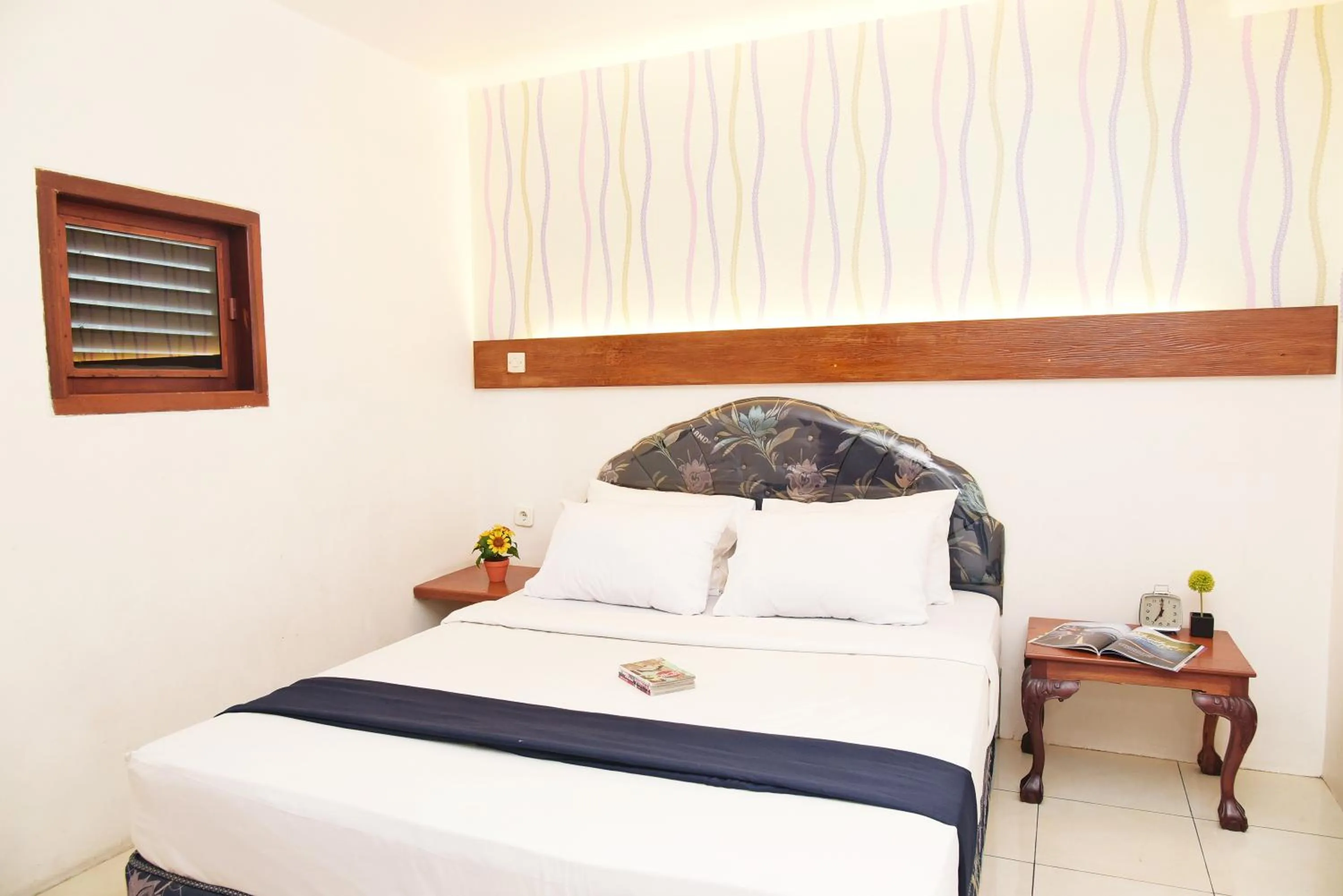 Bedroom, Bed in Hotel Olympic Semarang