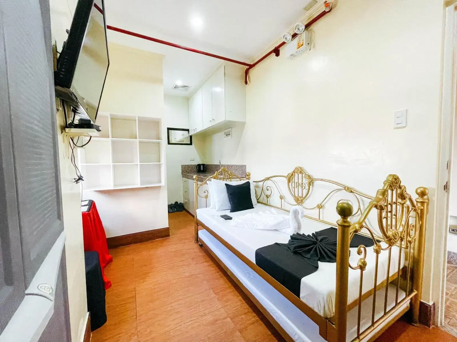 Budget Double Room in Chanel Paris Hotel powered by Cocotel Budget Double Room in Chanel Paris Hotel powered by Cocotel