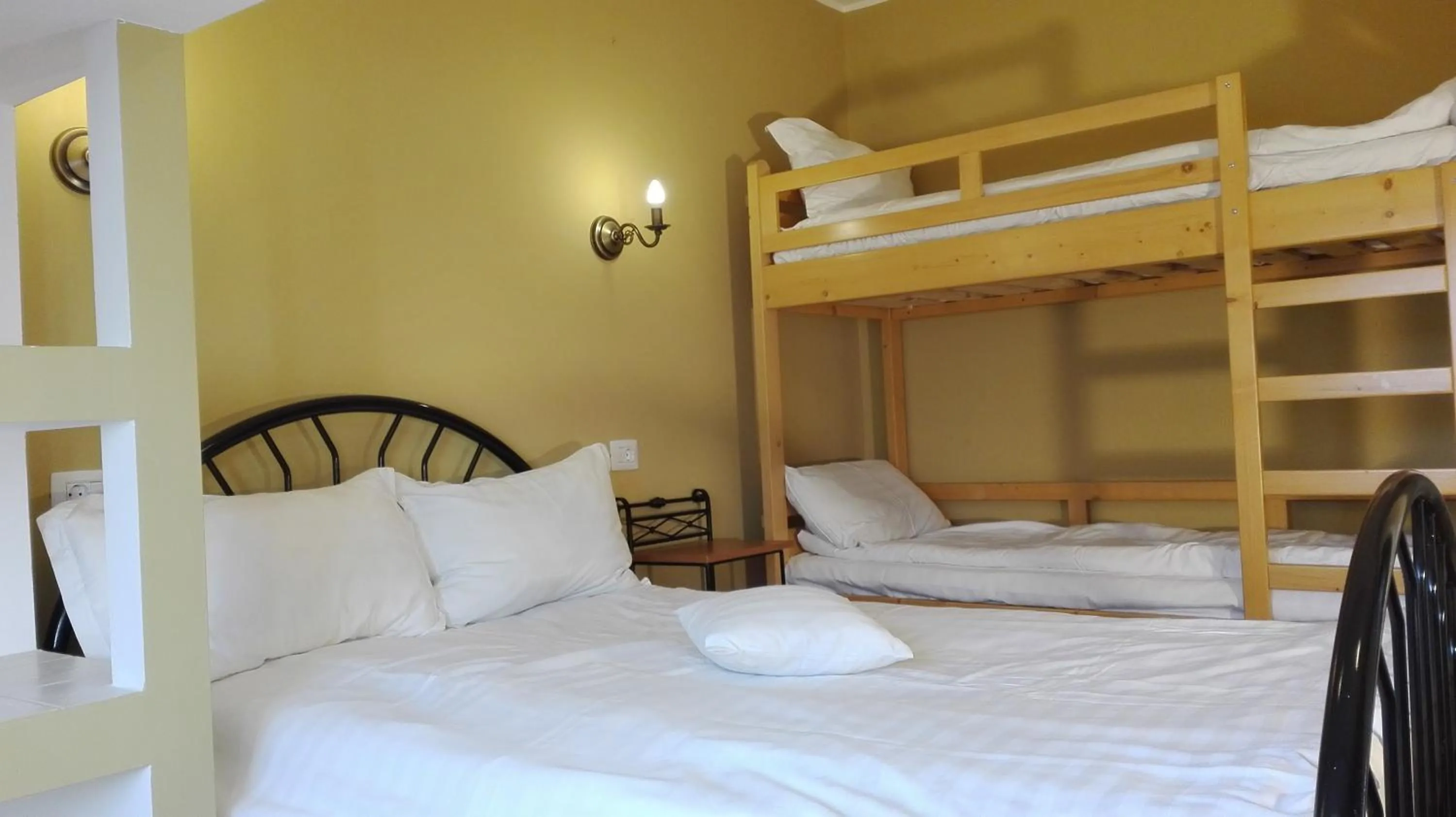 Bed in Country Club La Mesteceni