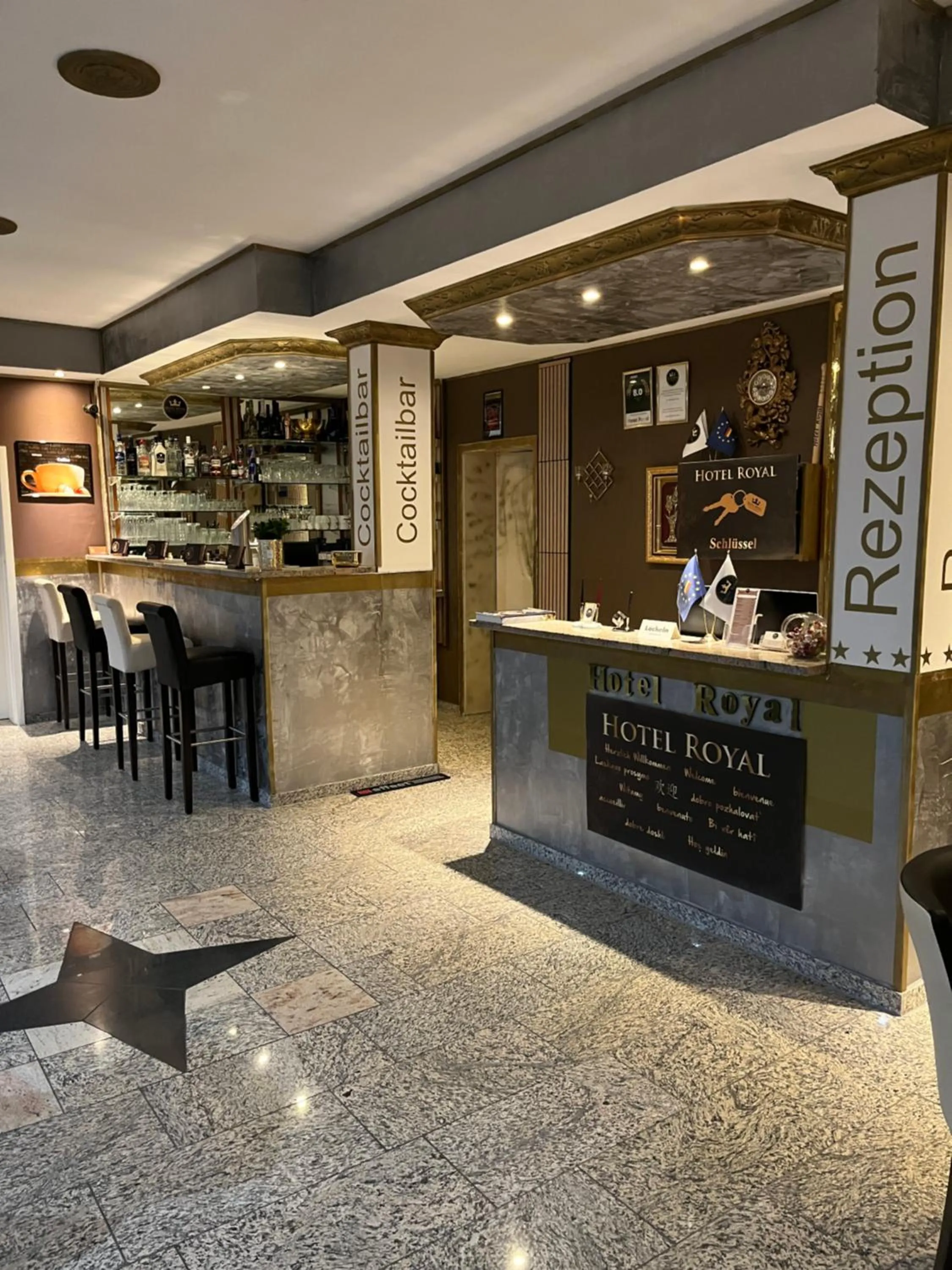 Lobby or reception in Hotel Royal