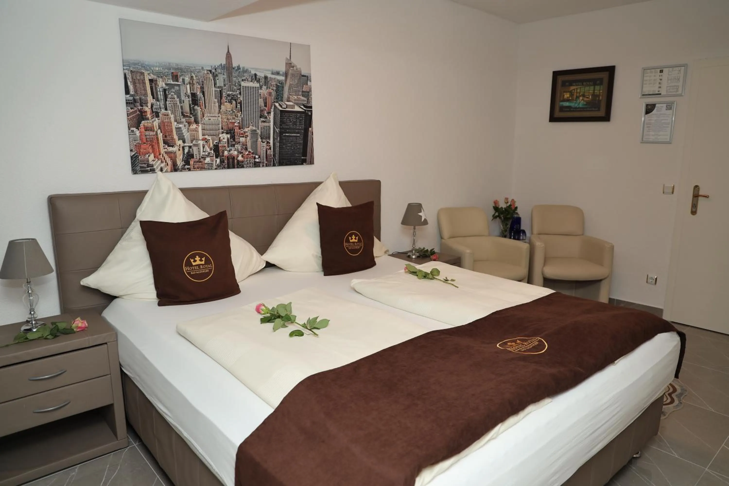 Double Room with Shower in Hotel Royal