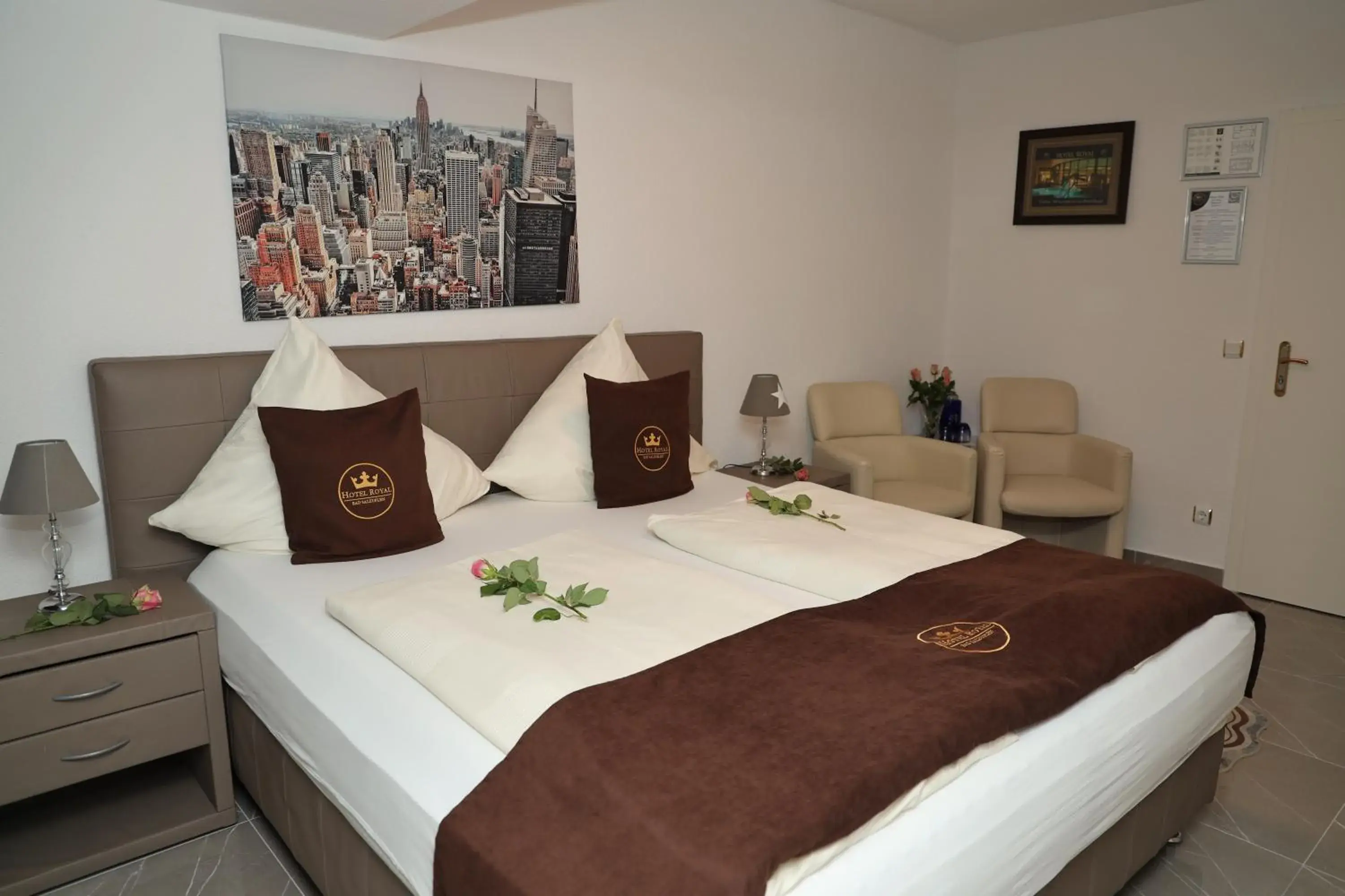 Double Room with Shower in Hotel Royal Double Room with Shower in Hotel Royal