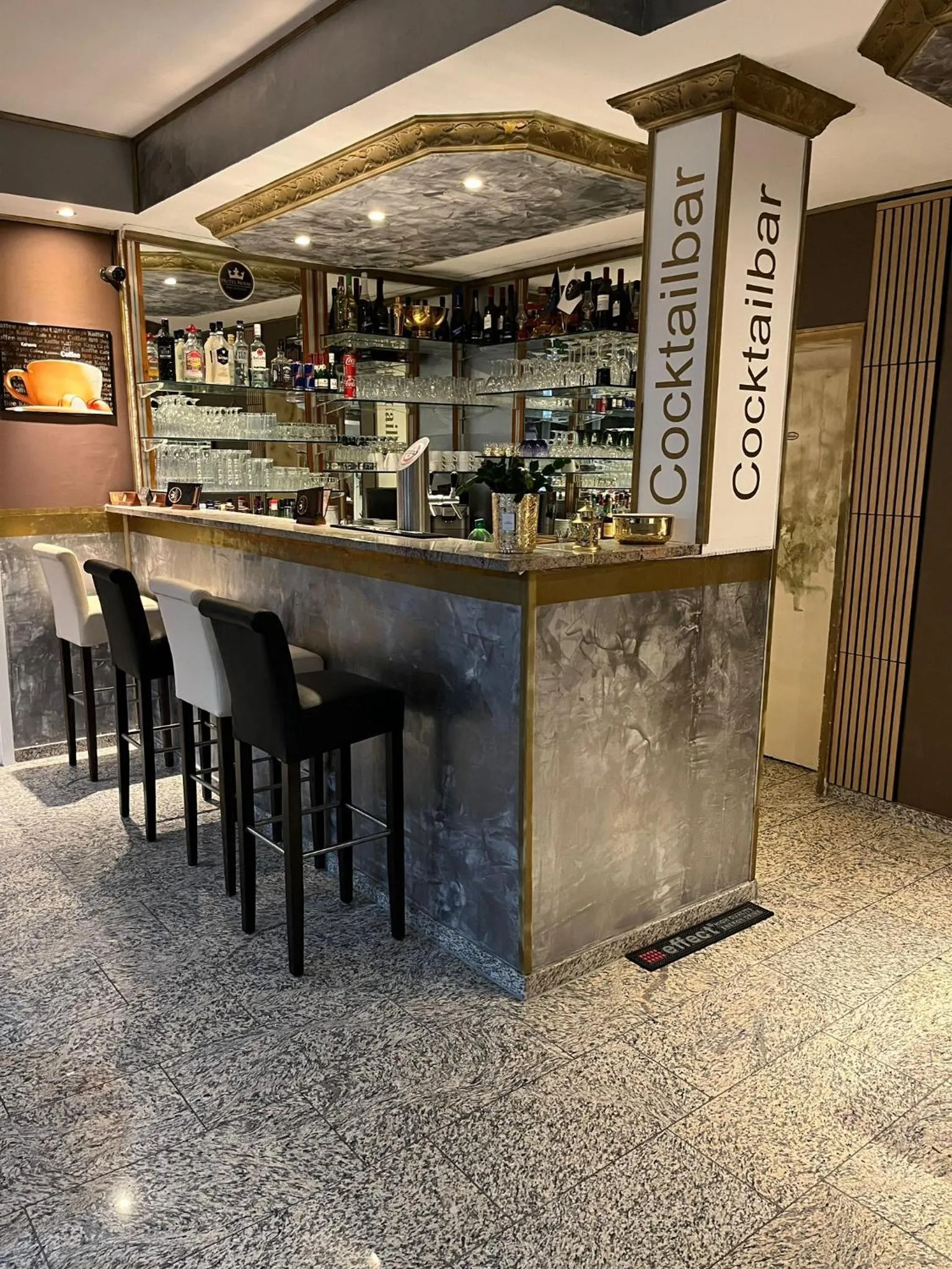 Lounge or bar in Hotel Royal