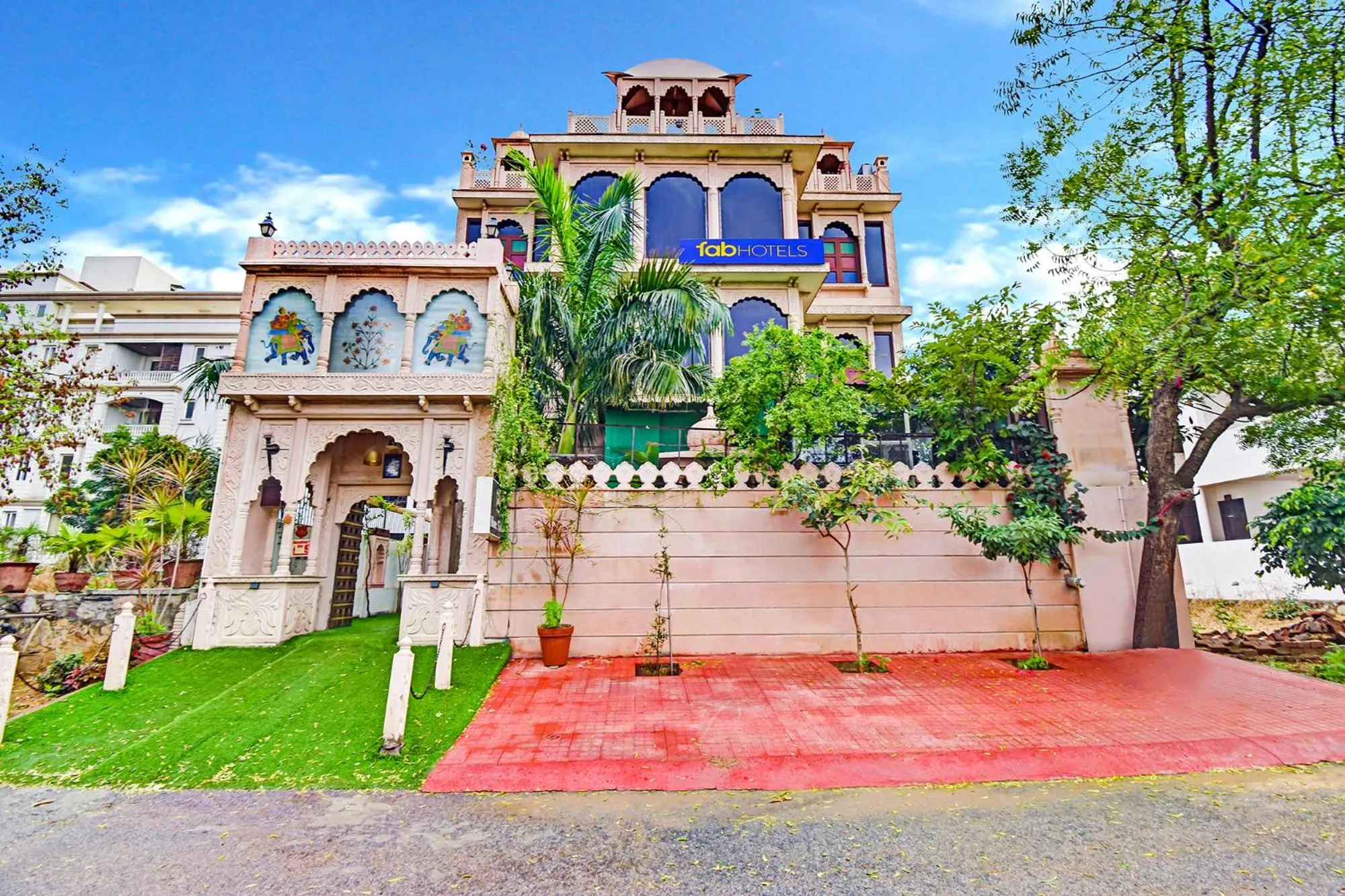Facade/entrance in FabHotel Shree Villas