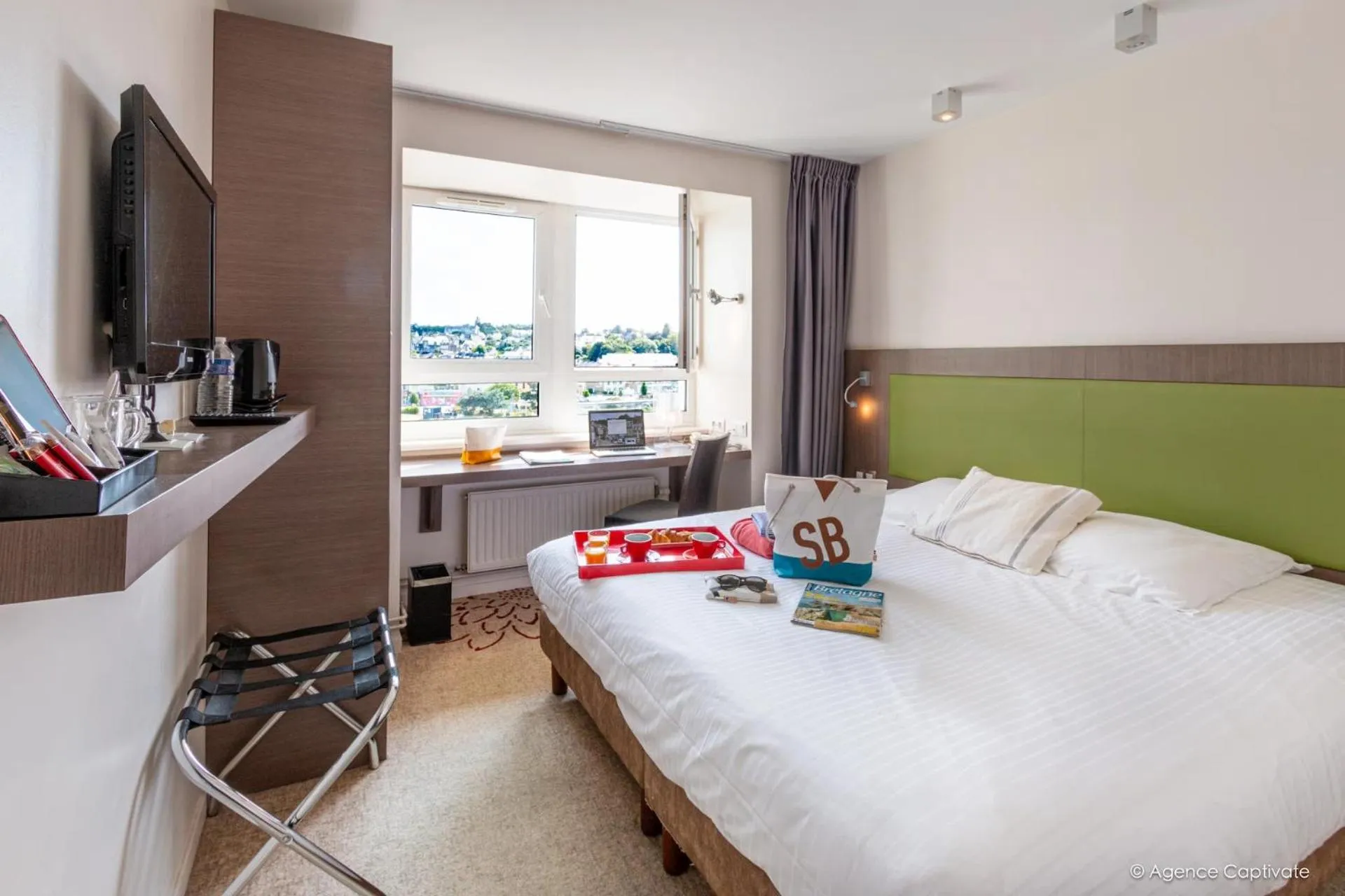 Bed in Hôtel Le Benhuyc