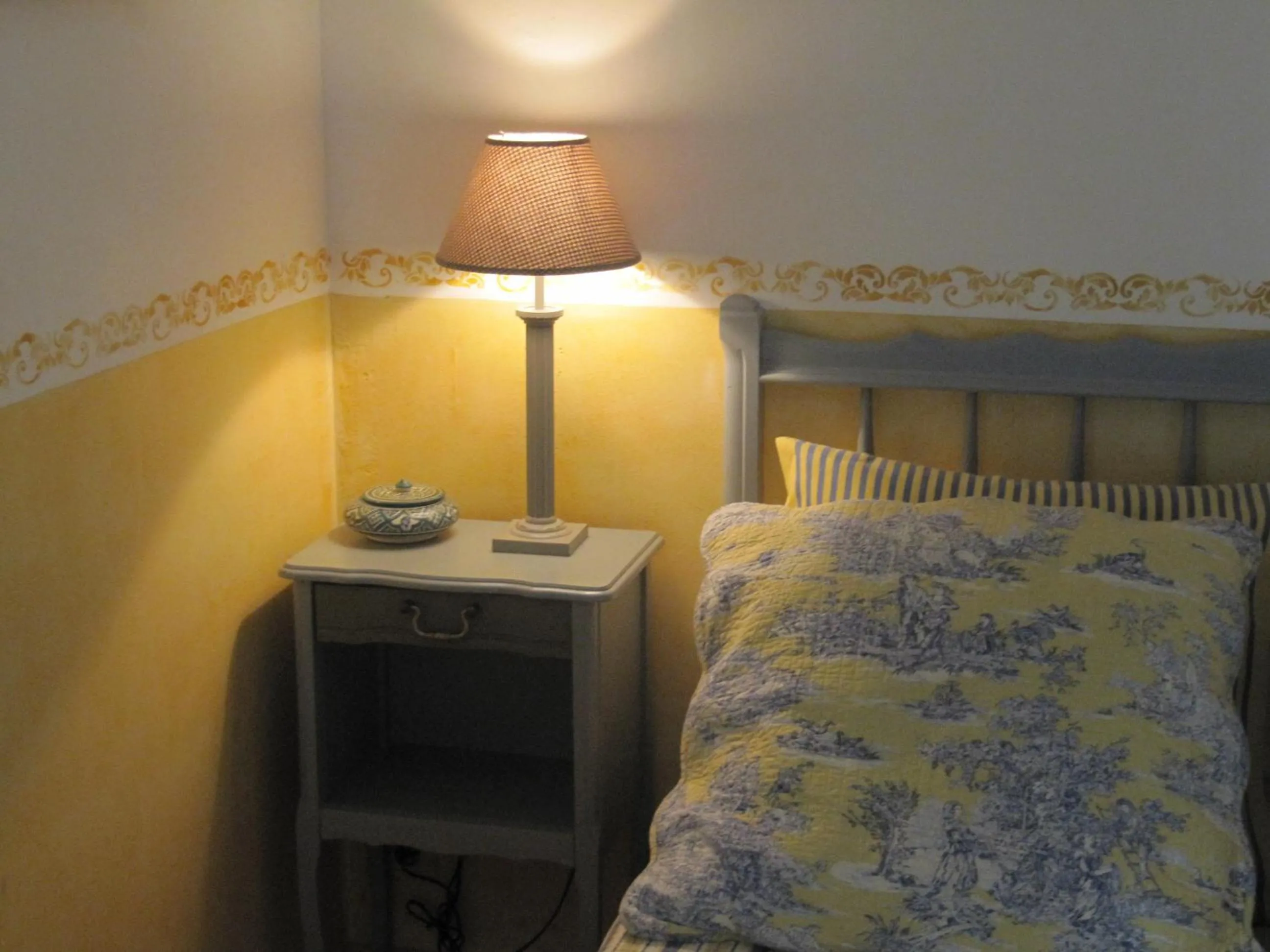 Decorative detail, Bed in Le Mas des Clots