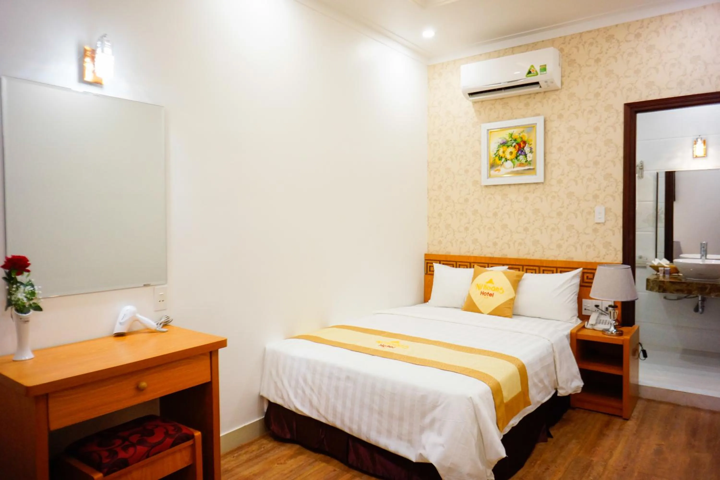 Bed in NỮ HOÀNG HOTEL